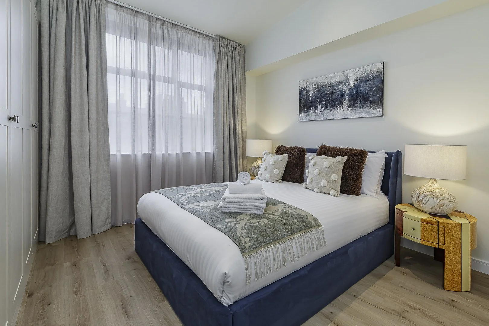 whitecross-collection-2bed-13.jpg