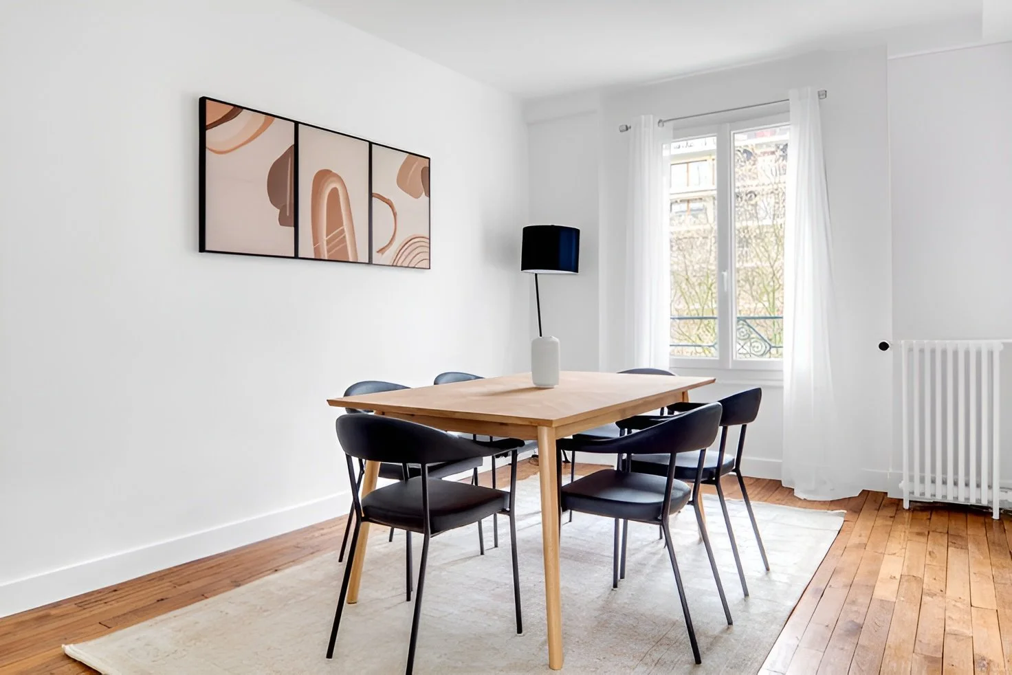 the-montmorency-sutes-3 bed-3.jpg