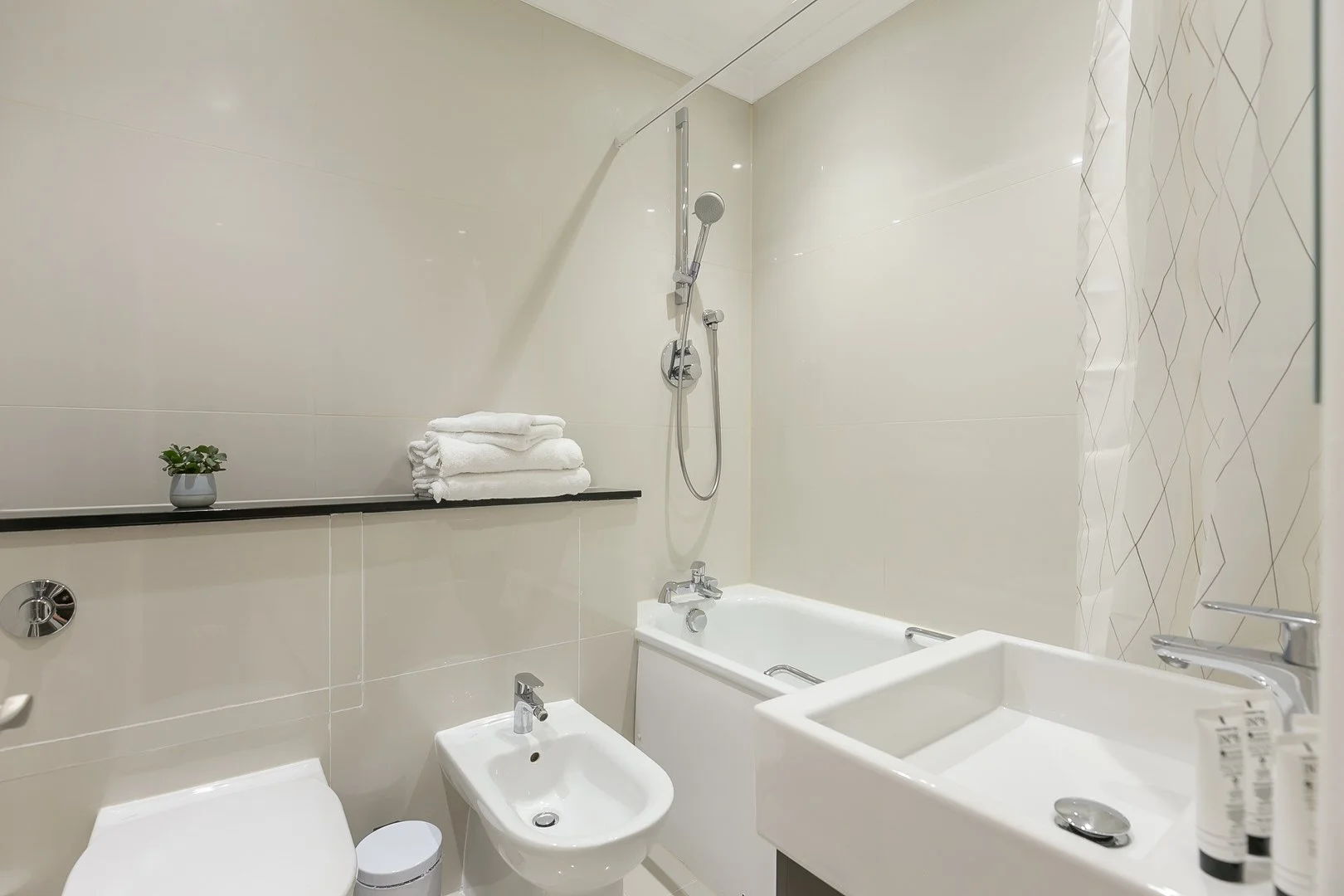 cleveland-square-3bed-deluxe-2.jpg
