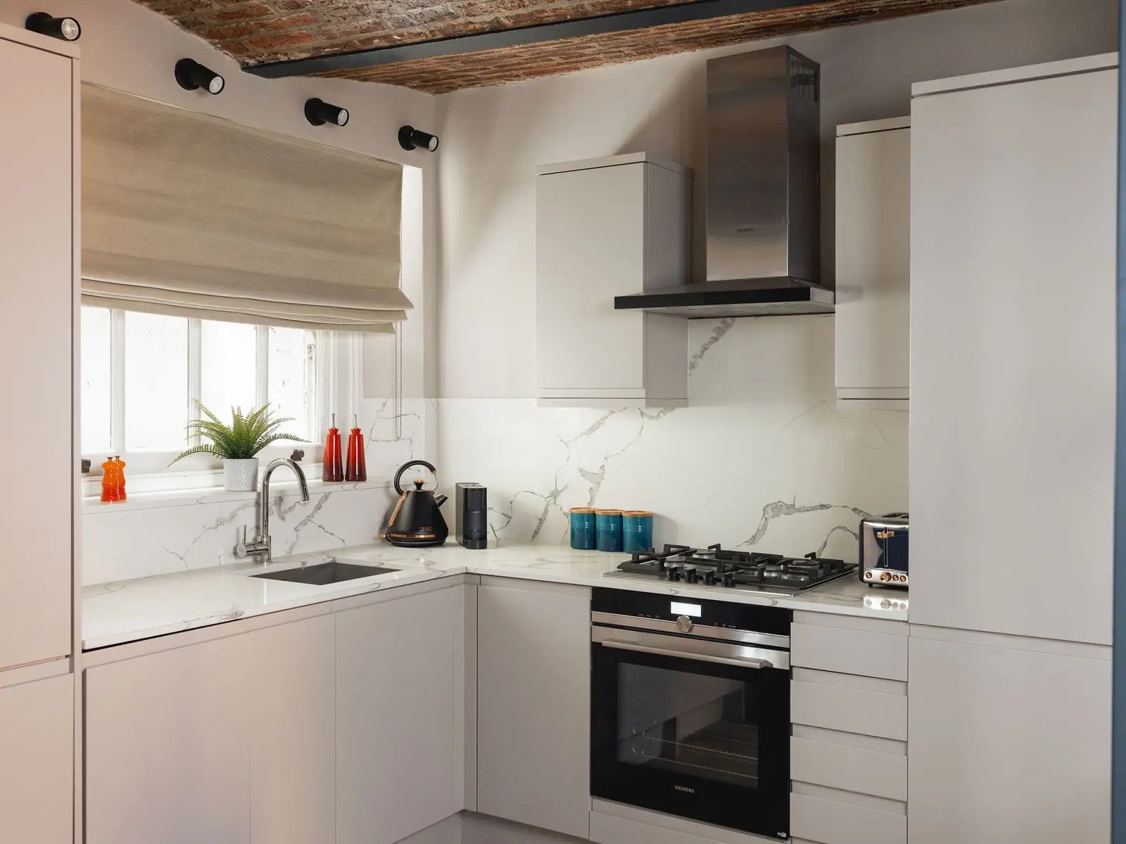 kensington-palace-quarters-2bed-7.jpeg
