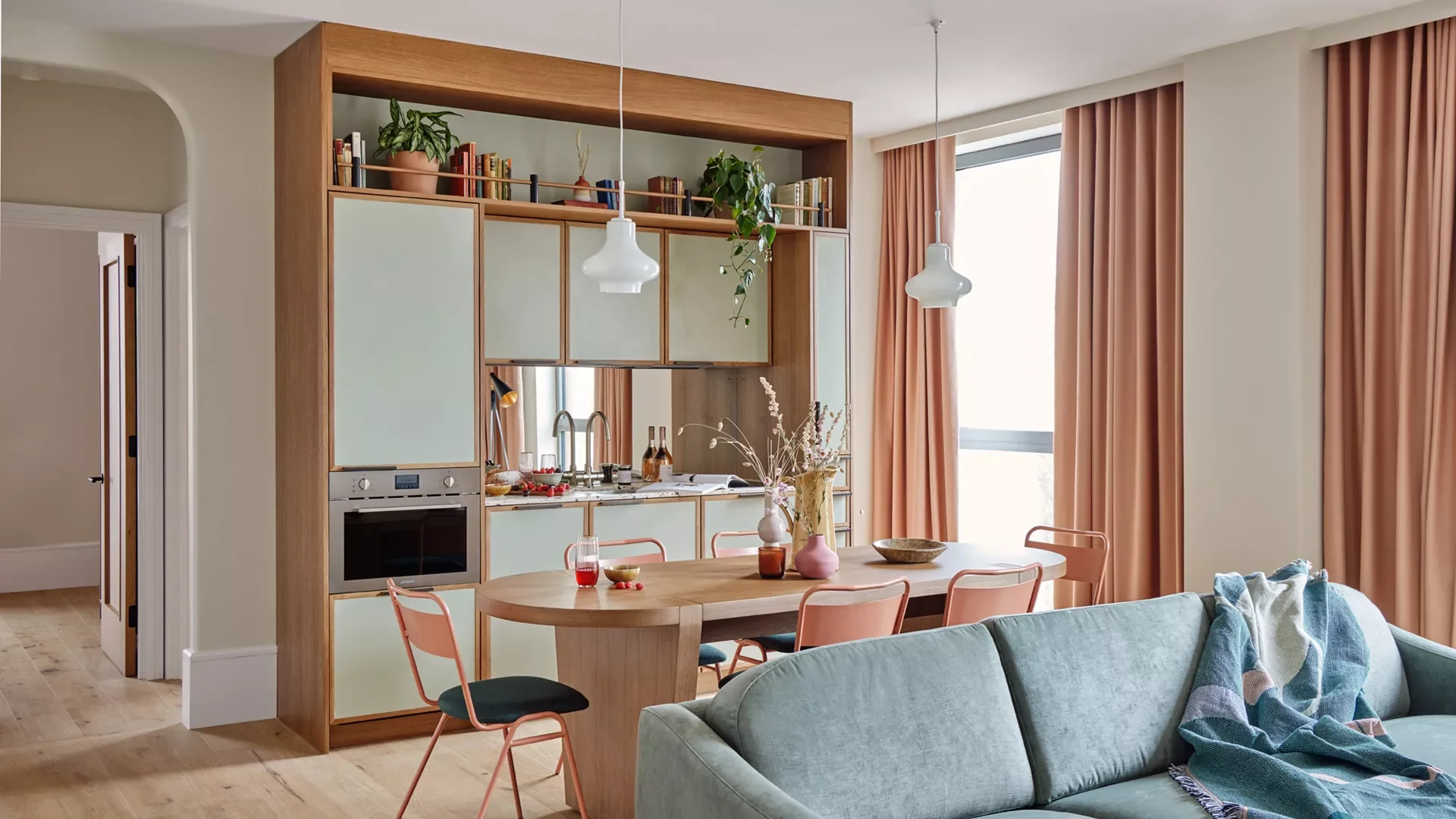the-cambirdge-oasis-2 bed-4.webp