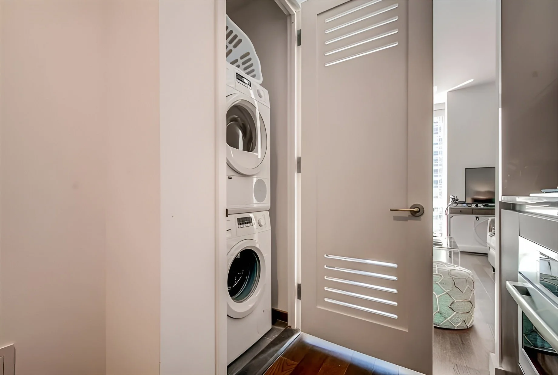 the-midtown-horizon-studio-apt1-7.jpg
