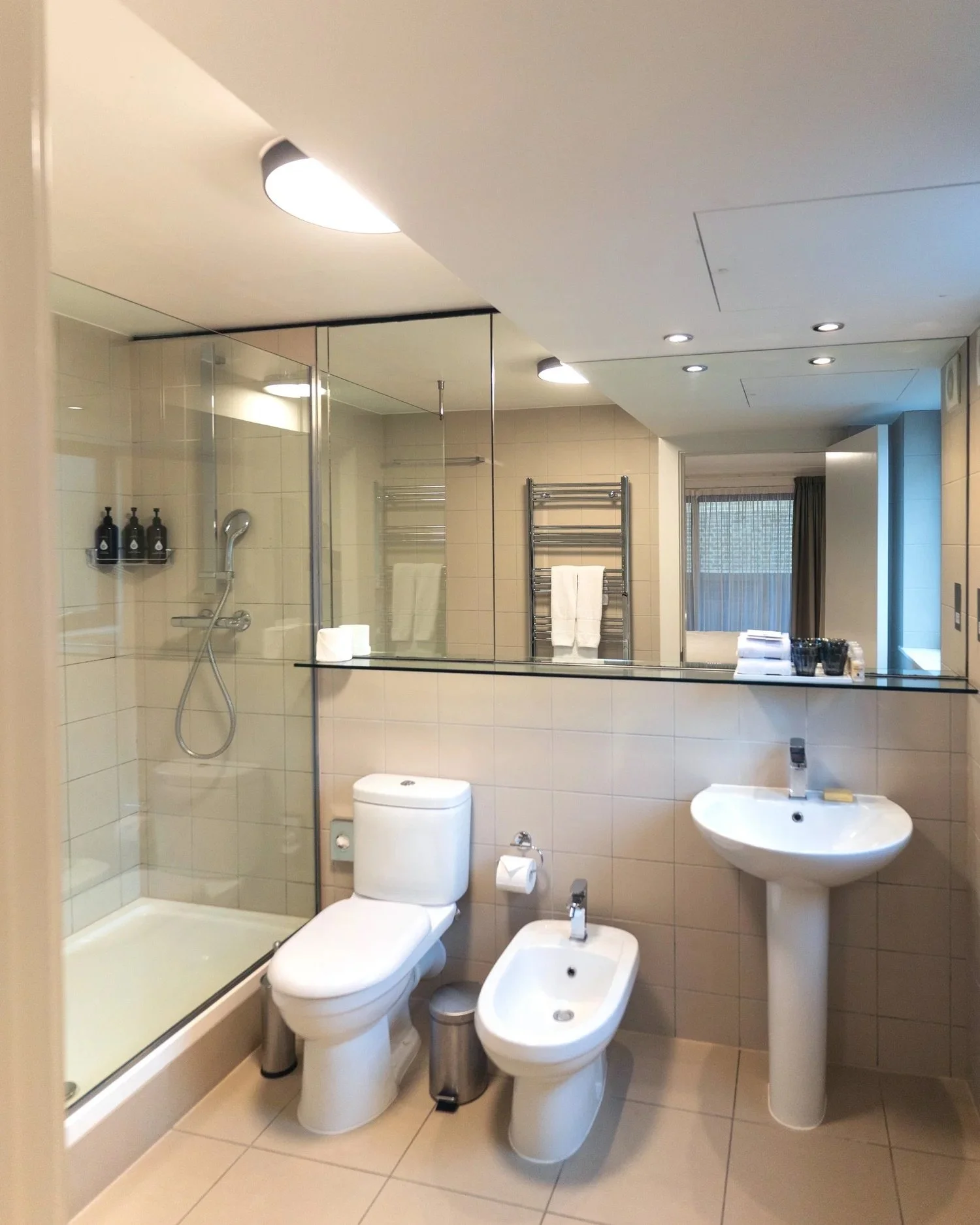 holland-park-apartments-3bed-9.jpeg