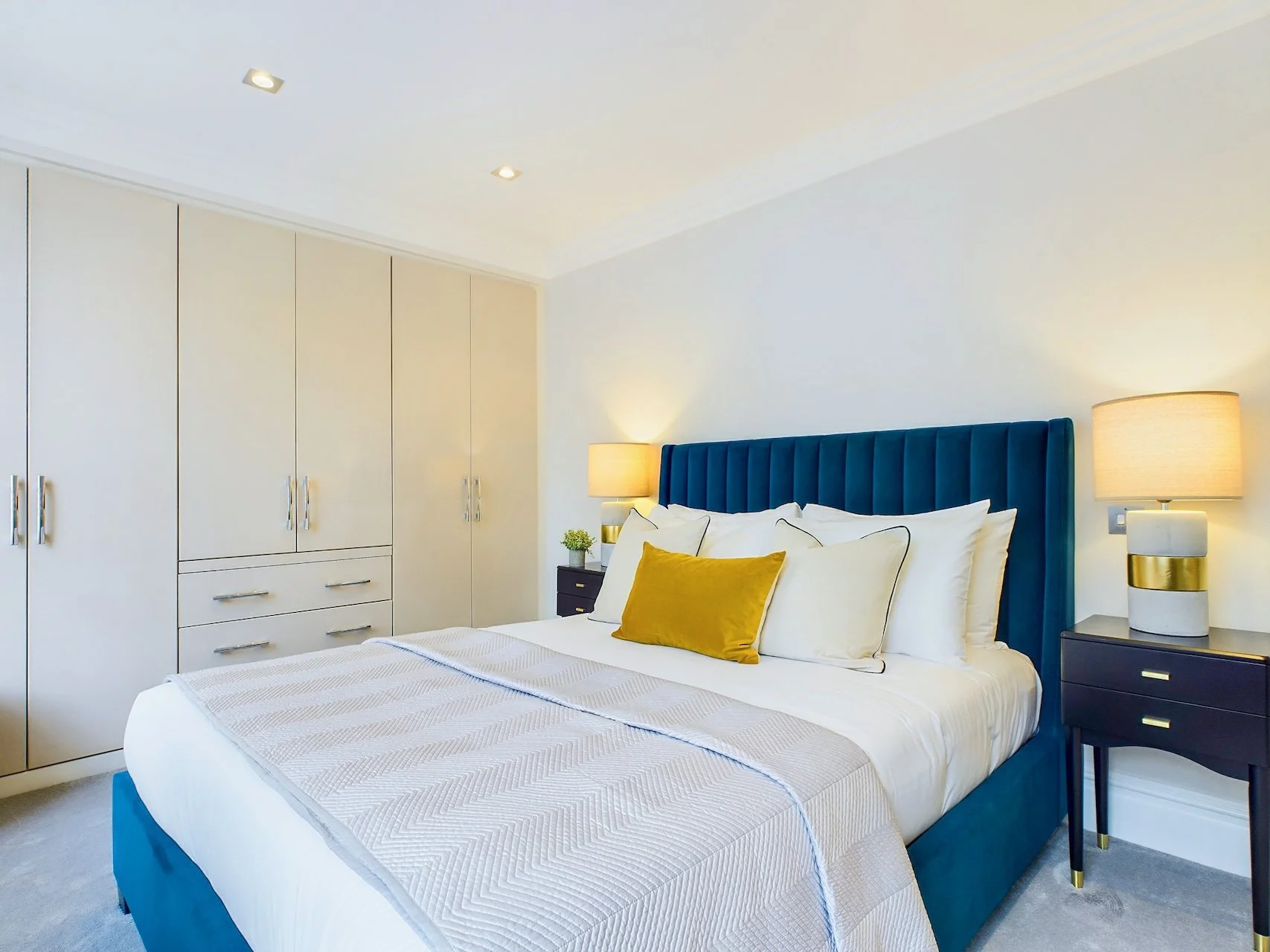 globe-yard-suites-2 bed-15.jpg