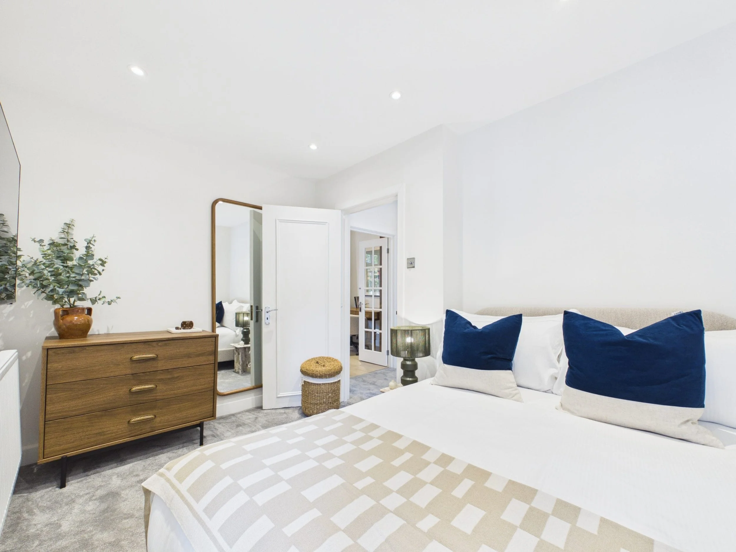 the-hampstead-gem-3 bed-13.jpg