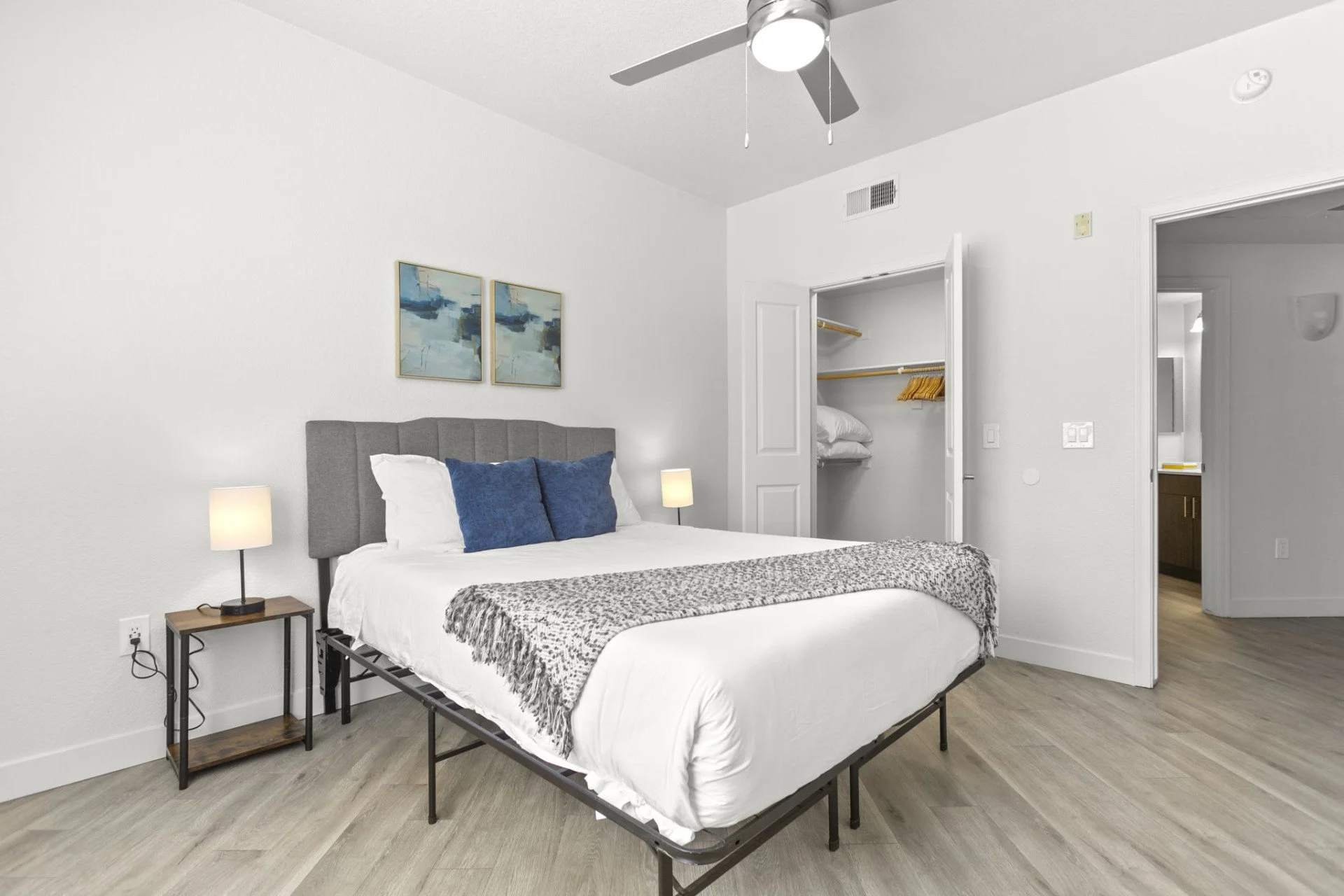 cabela-residences-2 bed4.jpg