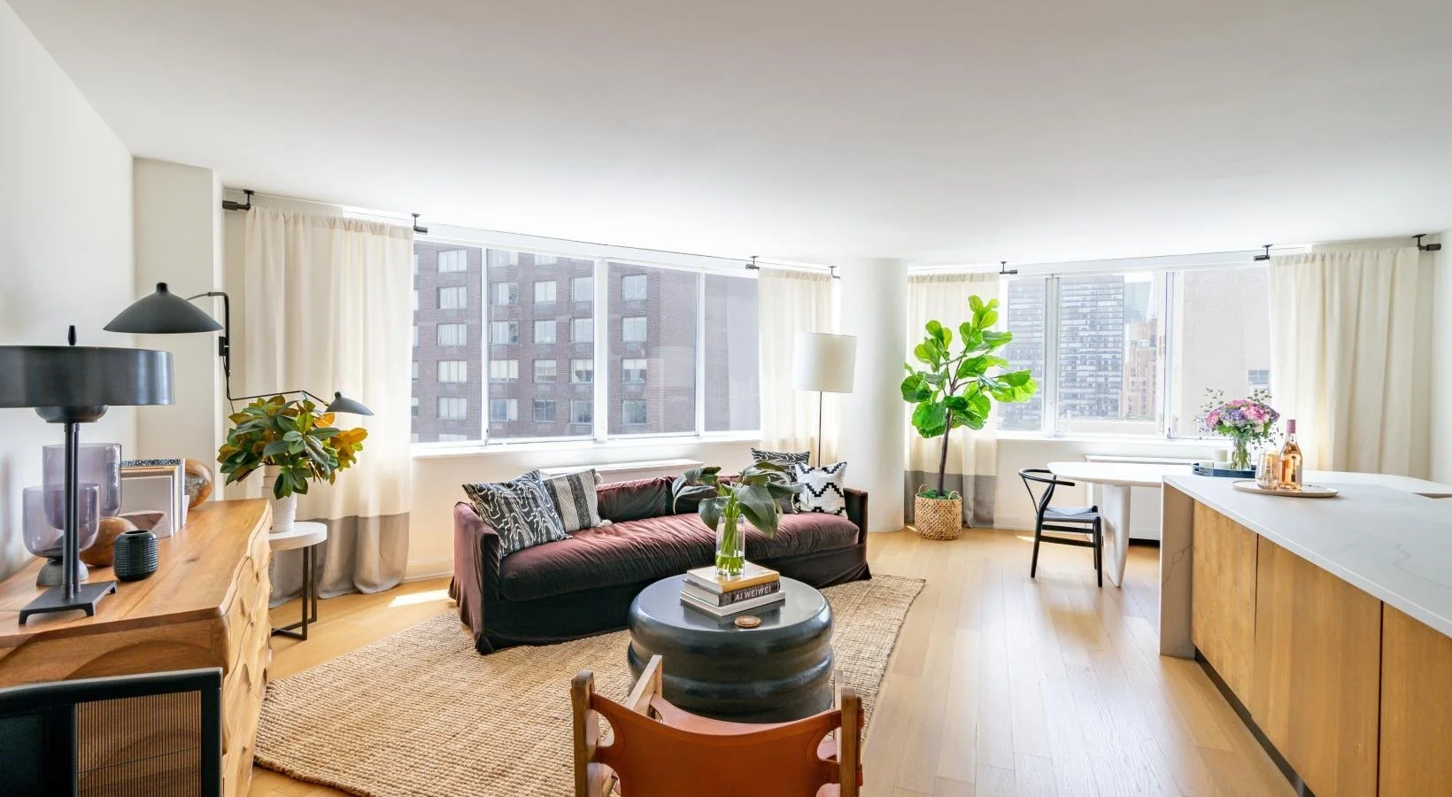 the-midtown-54th-suites-1bed-3.jpg