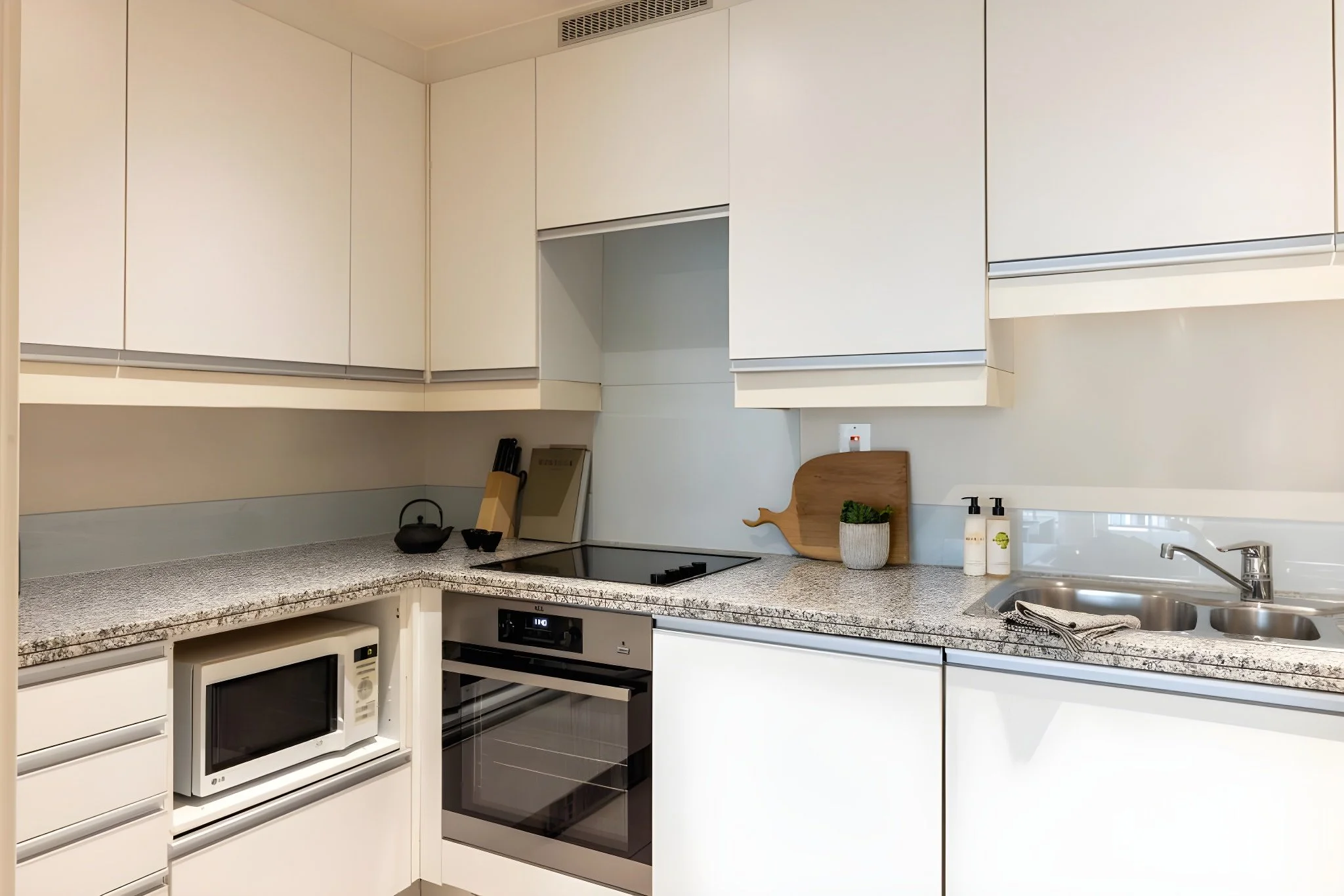 the-bond-suites-1 bed-5.jpg