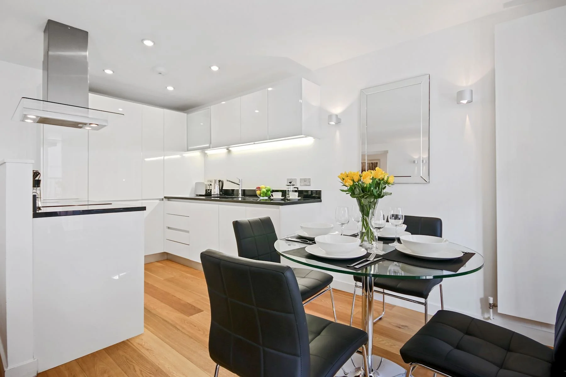 farringdon-yard-2 bed deluxe-8.JPG
