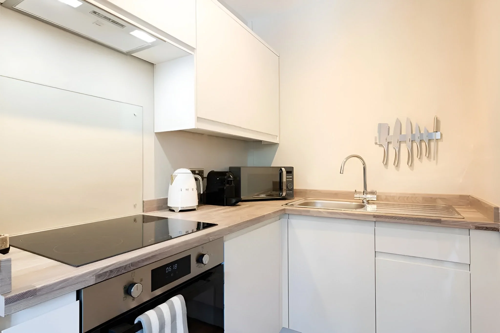 hll-house-suites-1 bed-8.webp