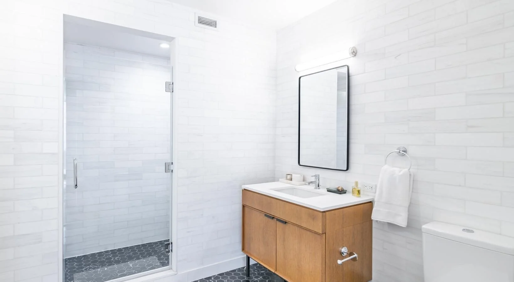 the-midtown-54th-suites-1bed-2.jpg
