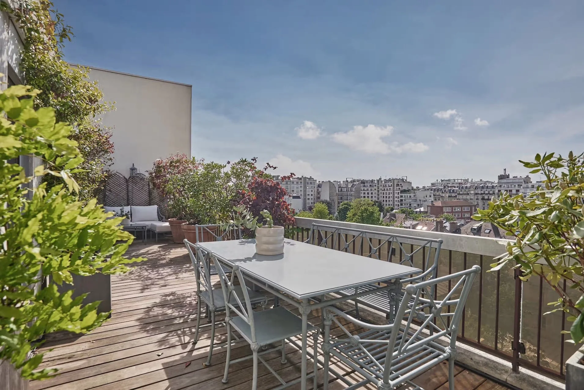 exelmans-views-3 bed-1.jpeg