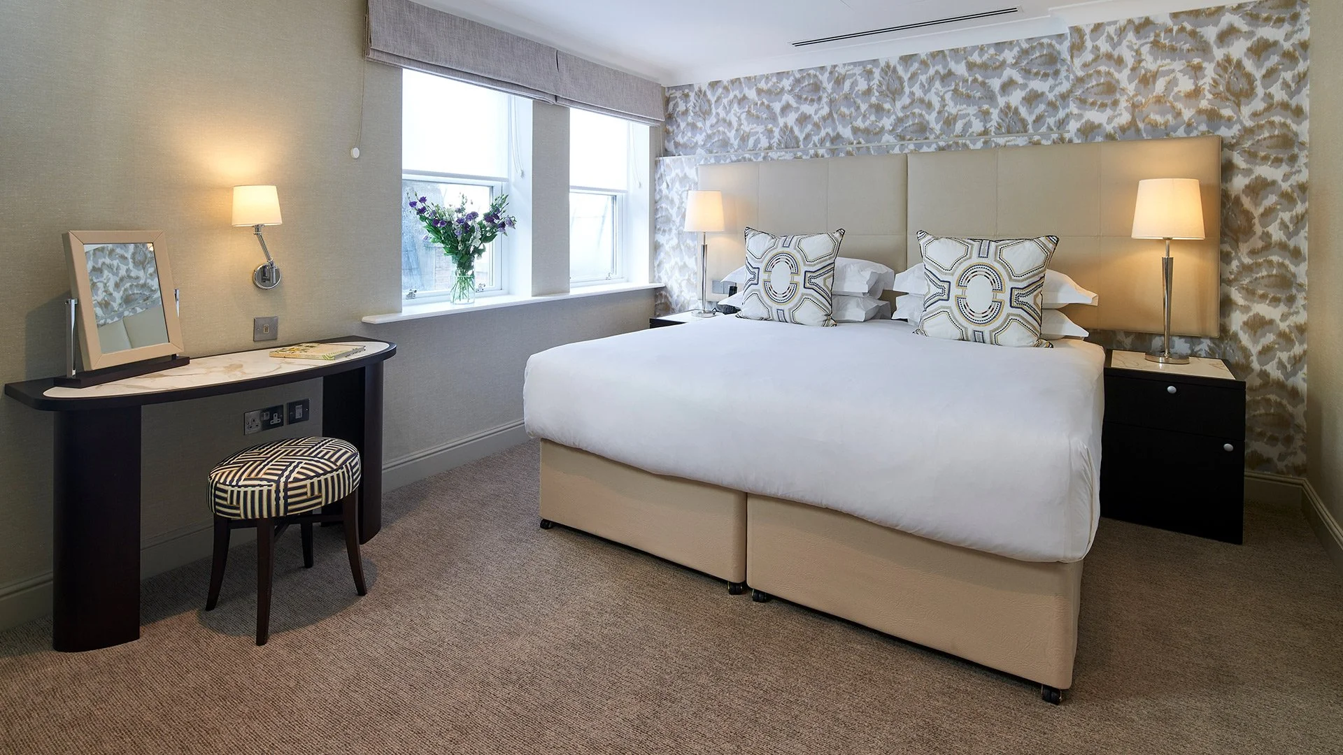 mansion-house-2bed-deluxe-3.jpg