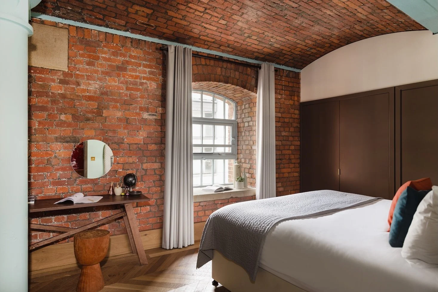 manchester-canal-side-1 bed deluxe-8.jpg