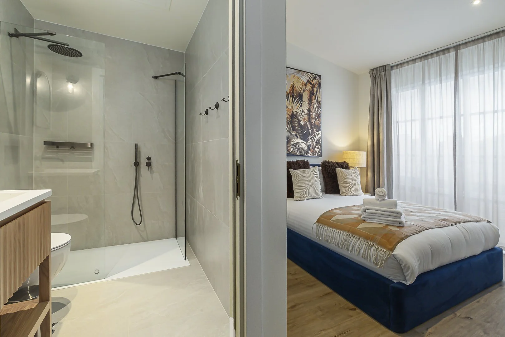 whitecross-collection-2bed-11.jpg