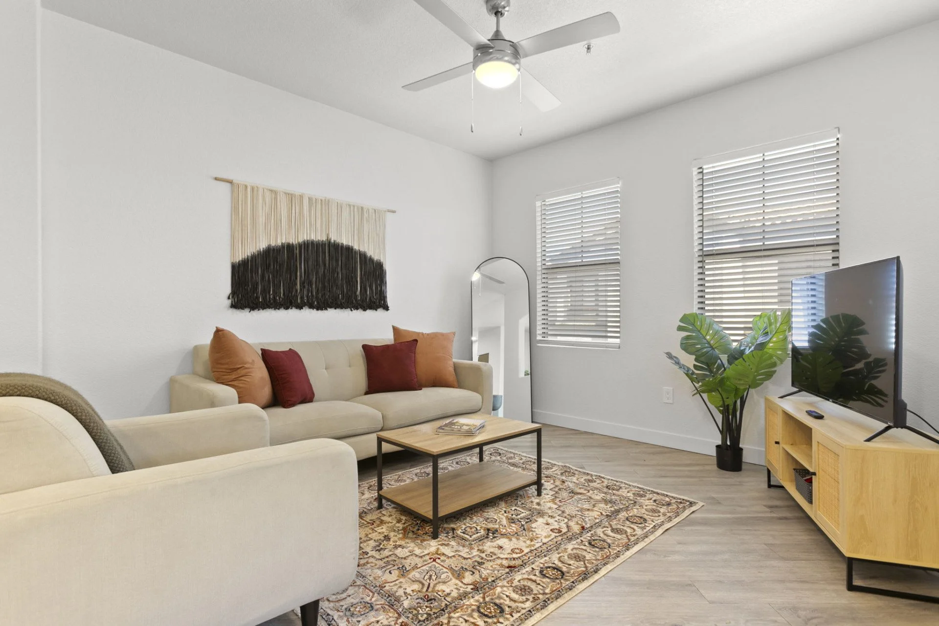 cabela-residences-2 bed12.jpg