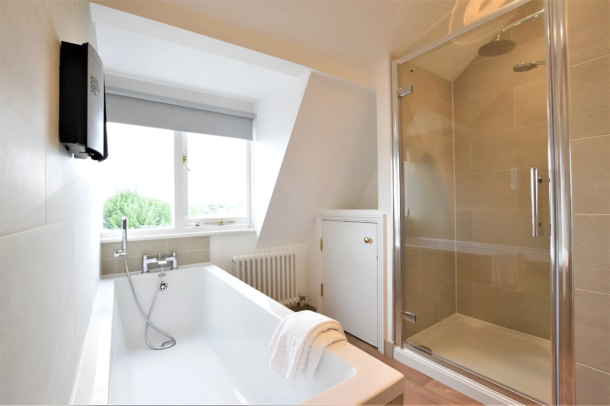 the-meridian-corner-2 bed-3.webp