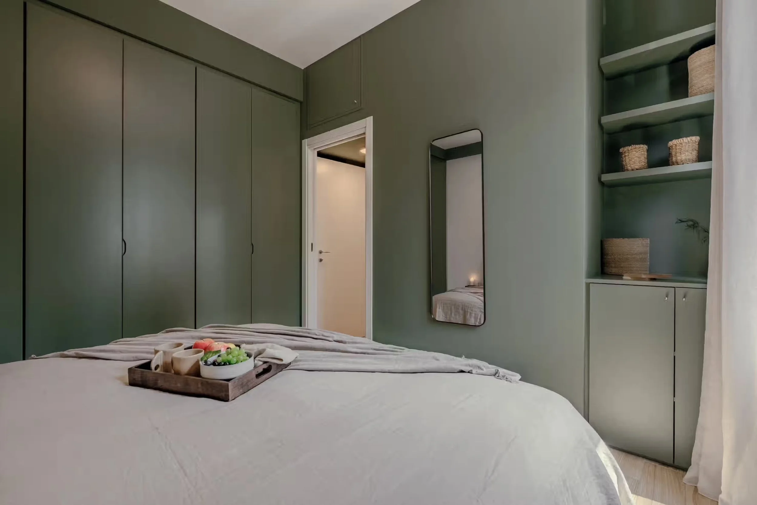 the-isola-quarter-1 bed-6.jpeg