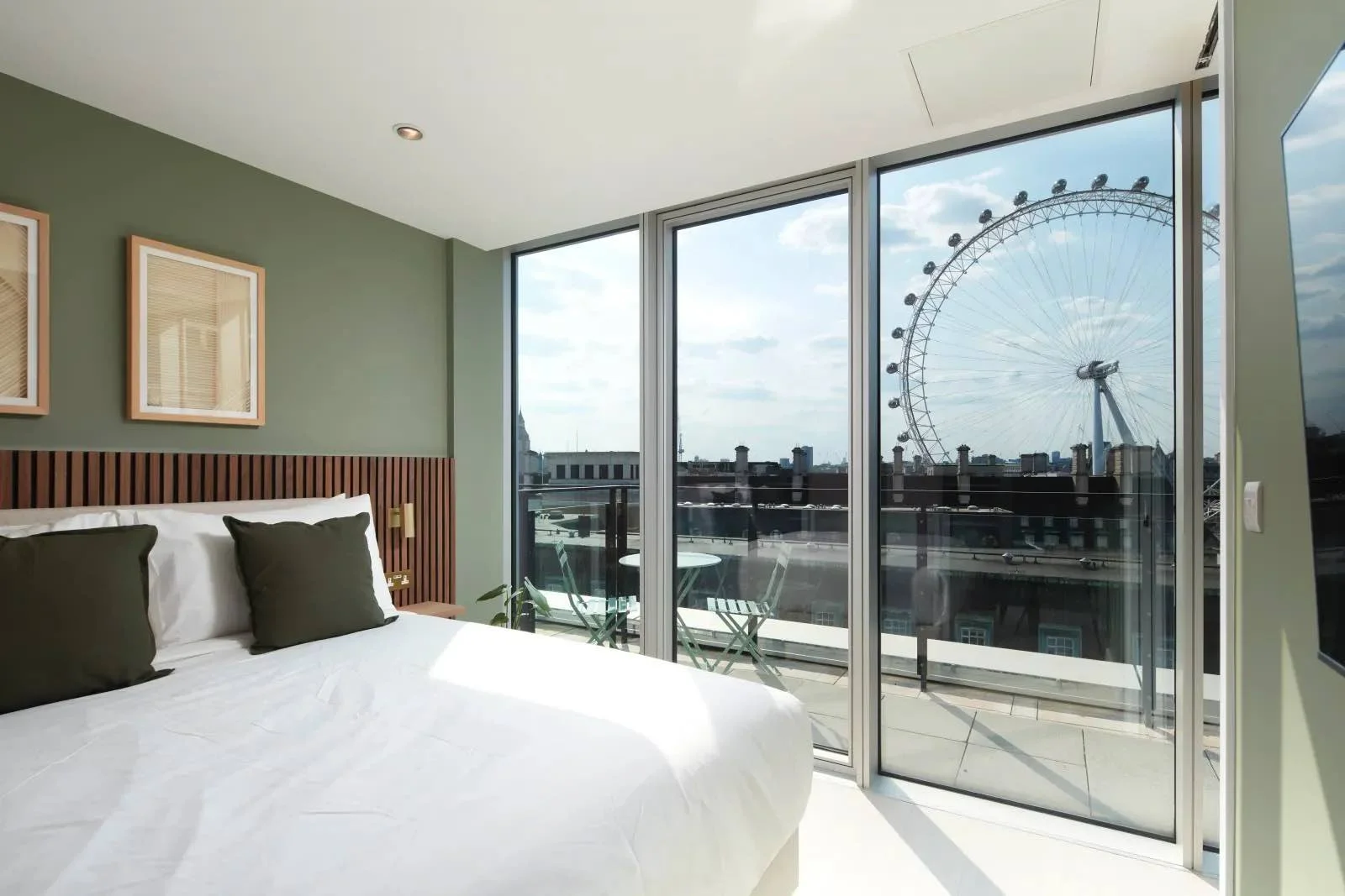 waterloo-suites-1 bed - terrace - 3.jpeg