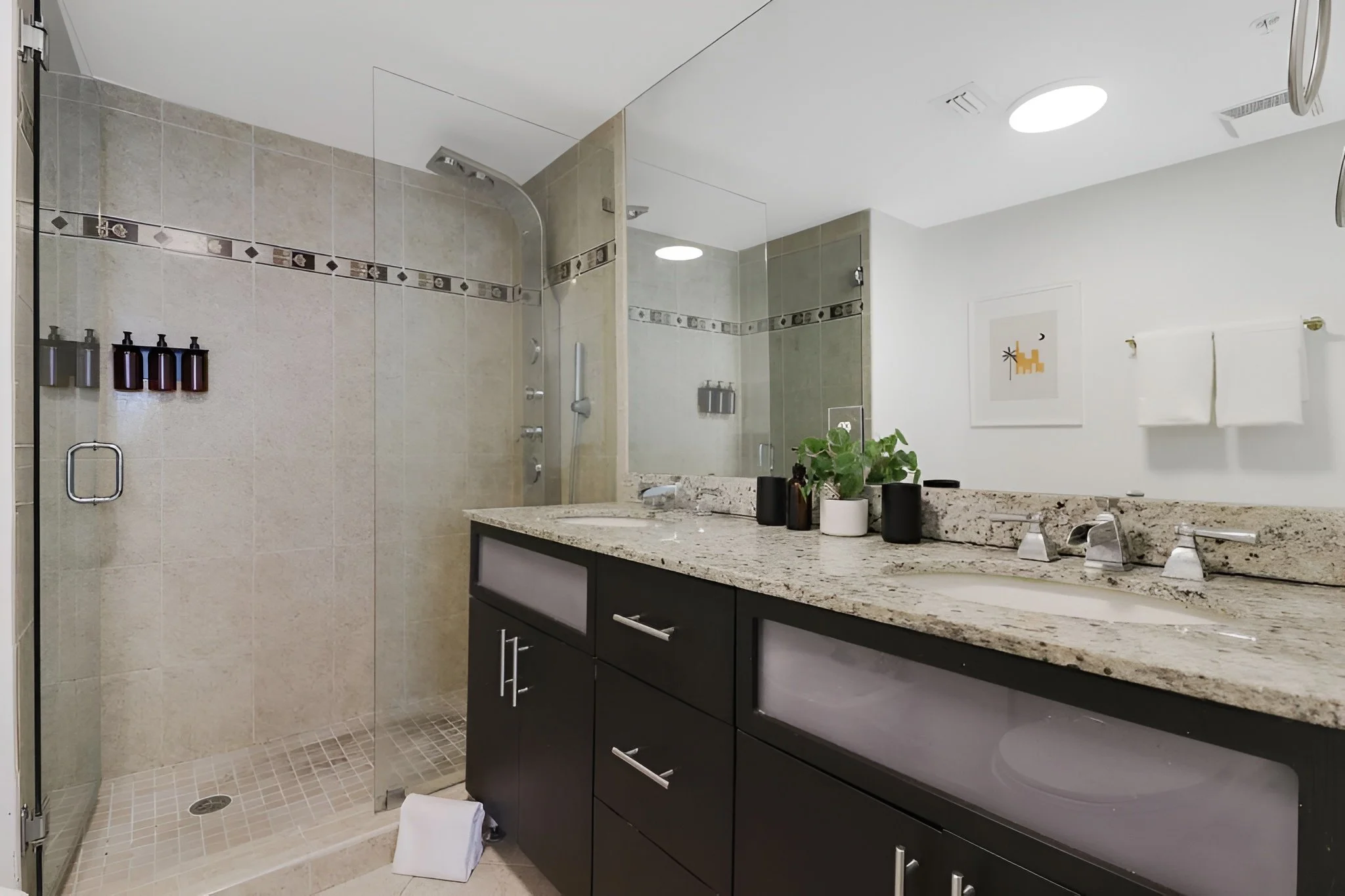 atlantic-blvd-suites-3 bed-1.jpg