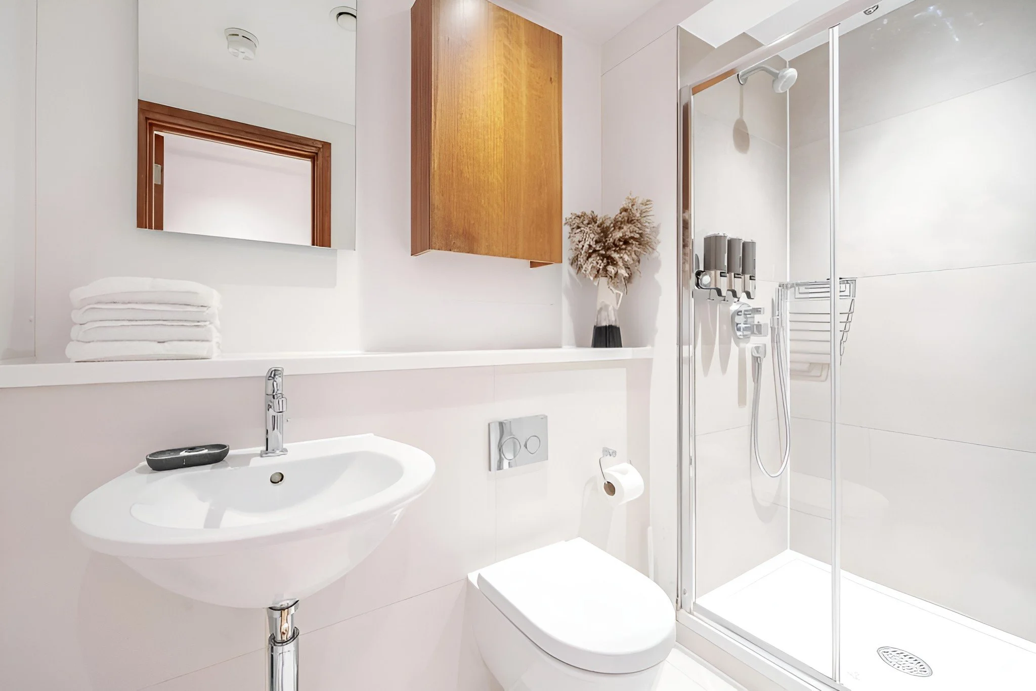 vine-st-1bed-deluxe-3.jpg