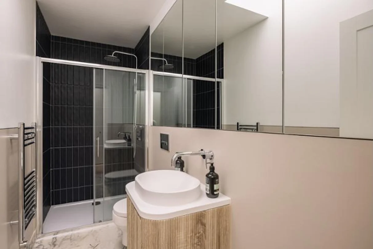 the-warwick-corner-1 bed-5.jpeg