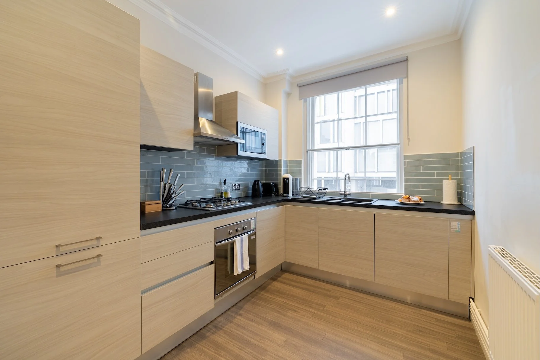 buckingham-palace-rd-1bed-deluxe-1.jpg