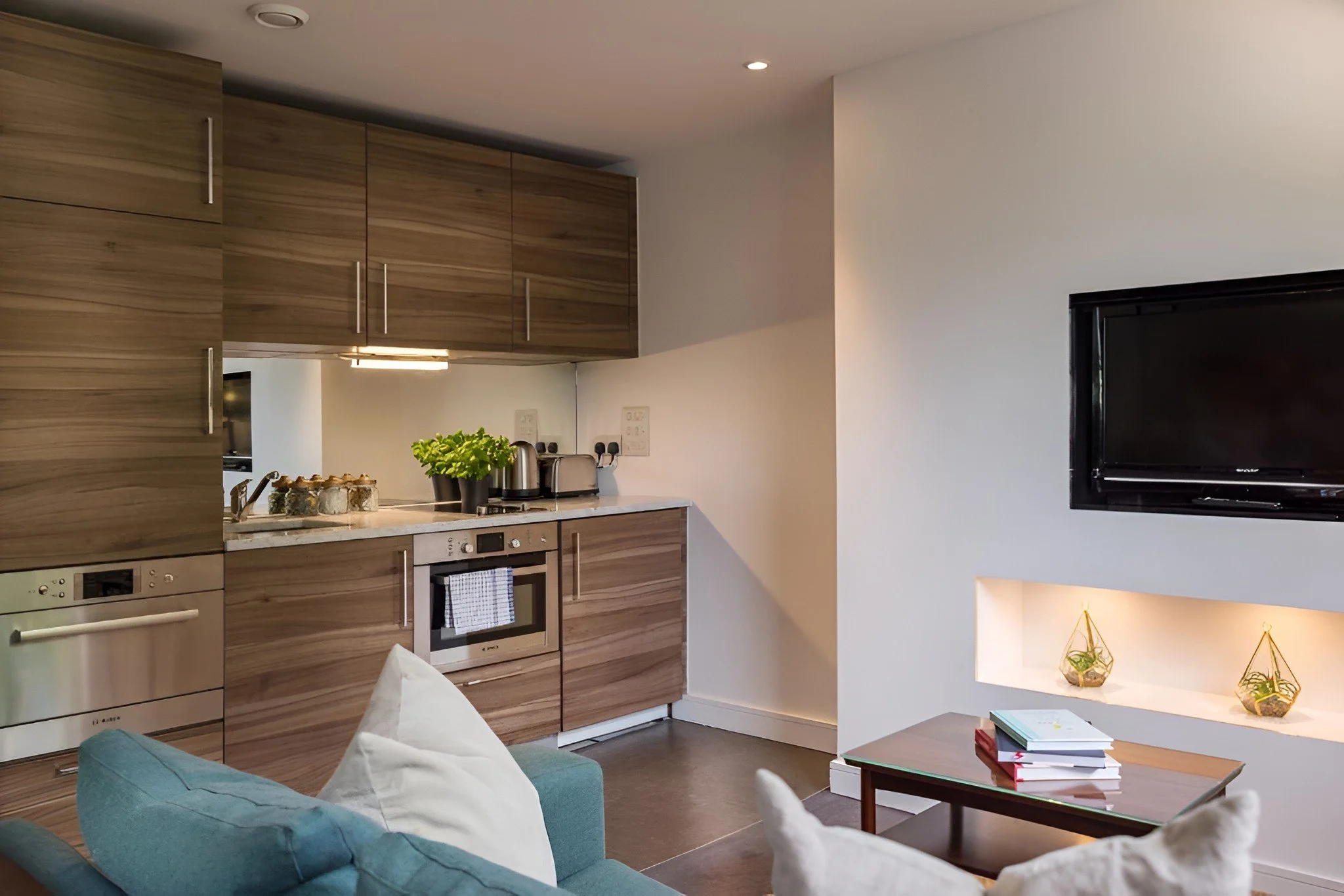 paddington-student-suites-deluxe-studio- (10).jpeg