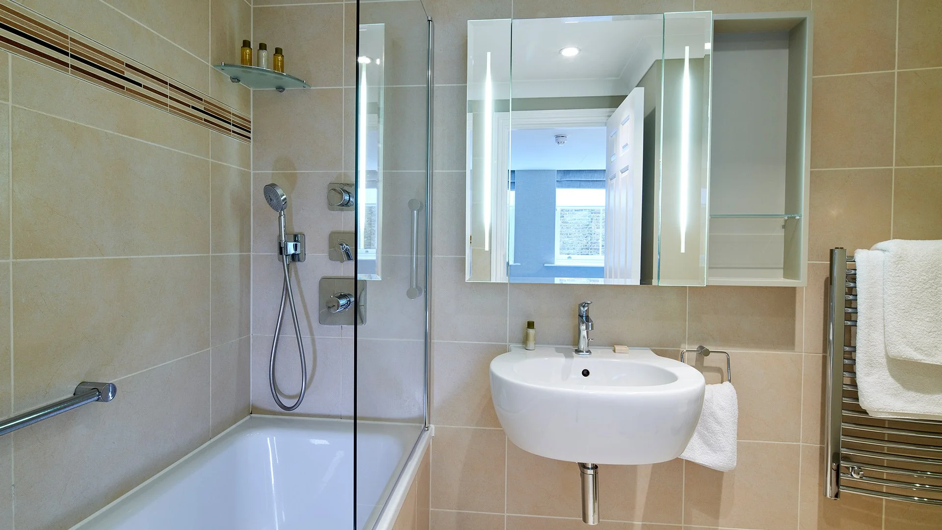 mansion-house-2bed-exec-4.jpg