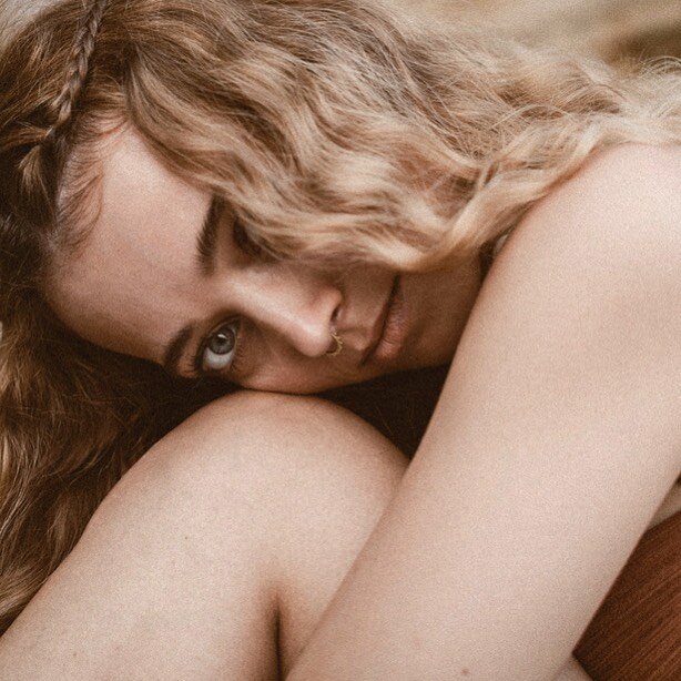 Pau Luna 🌙

#portraitphotography #sensuality #skin #natural #beautiful #eyecontact