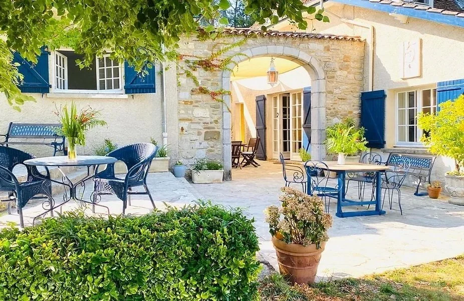 In Beziehung: Ein Metta Villa Retreat in Frankreich, mit Elisa Malinverni und Manuela Peverelli