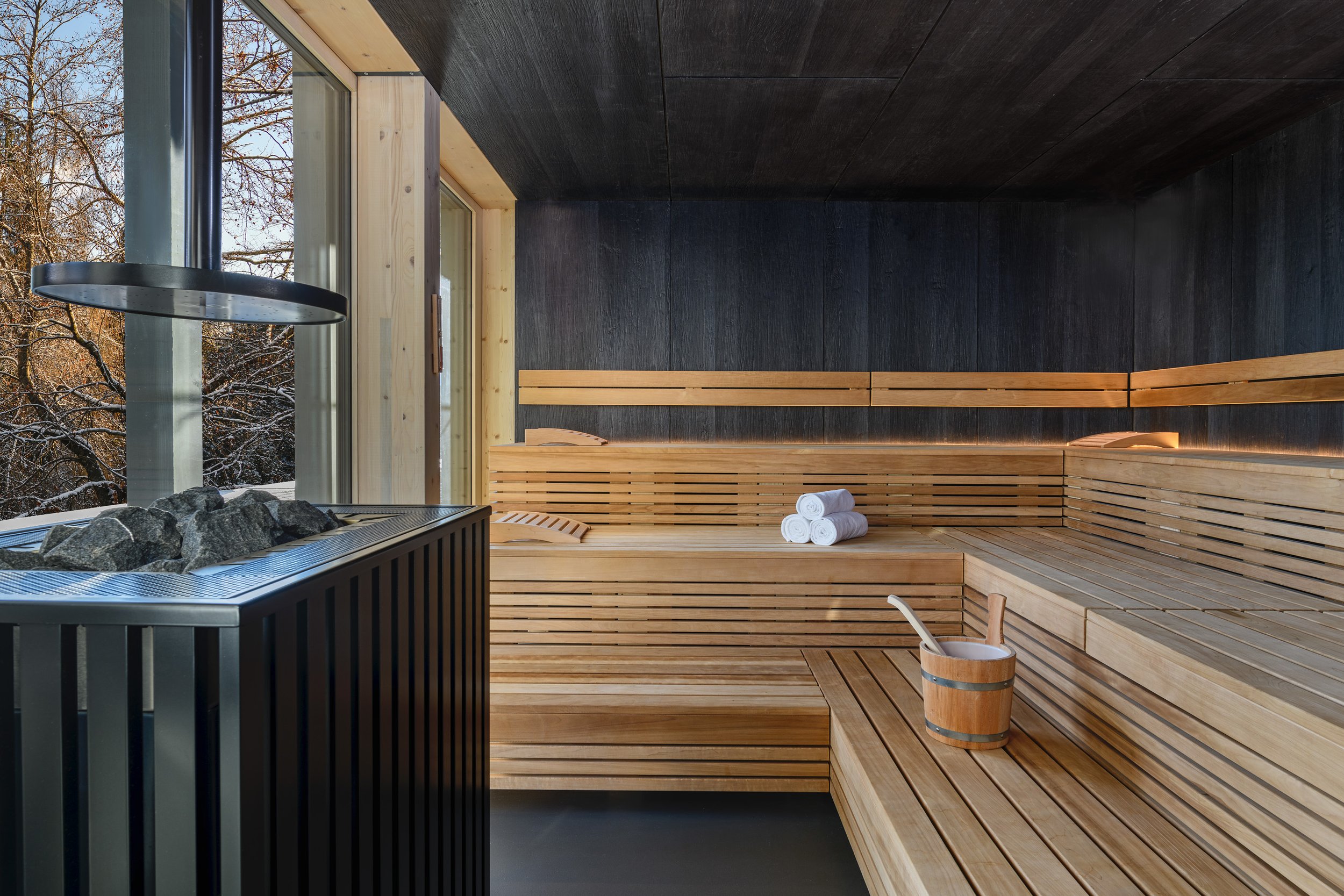 Yogatogo_Flims_Schweizerhof_Badehaus_Sauna_01.jpg