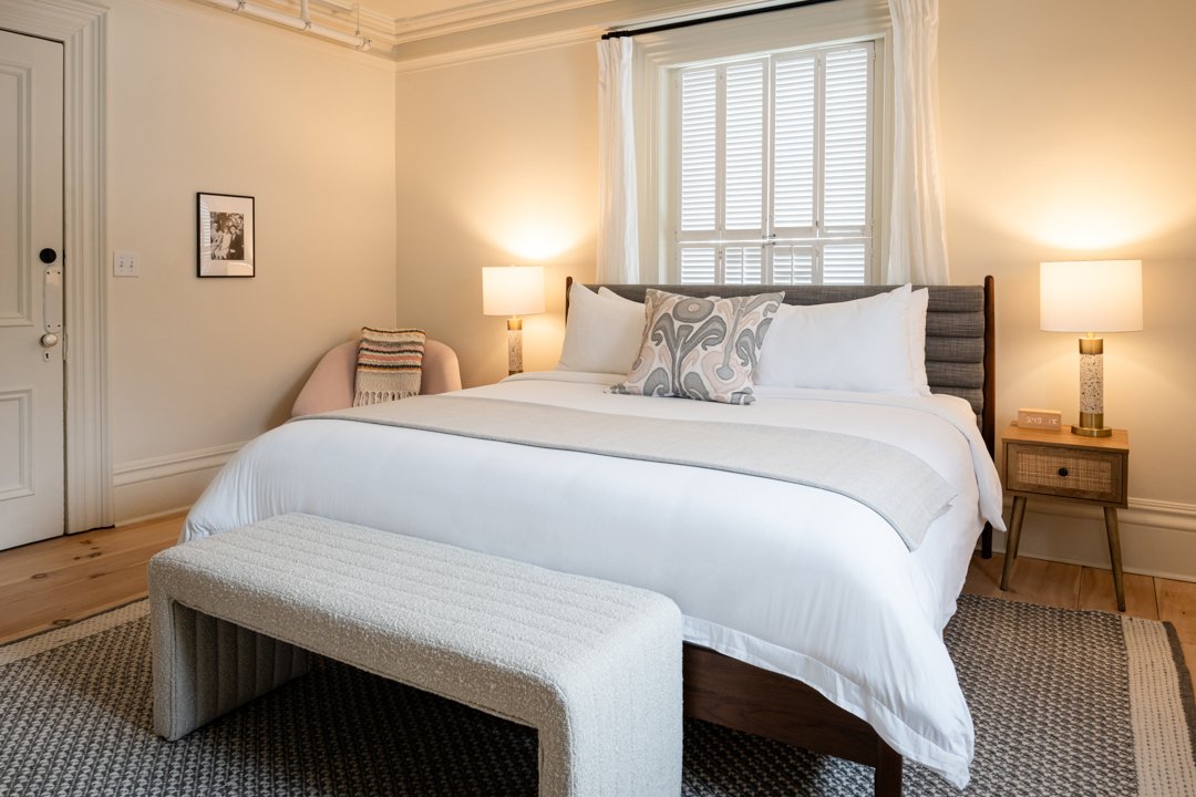 Yogatogo_AugustHouse_Room_06.jpg