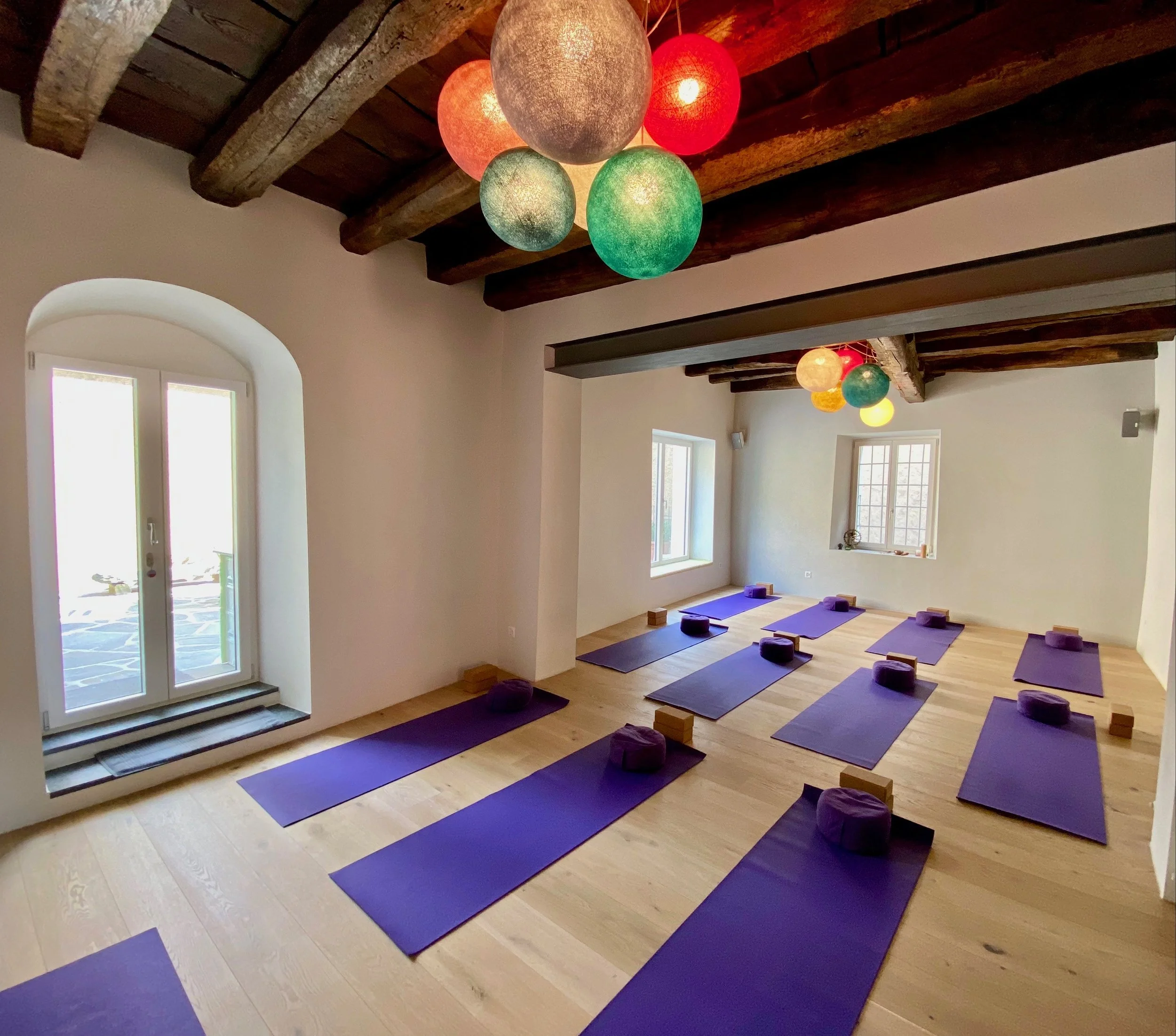 Yogatogo_Tessin_CasaCorvo_Shala_01.jpg