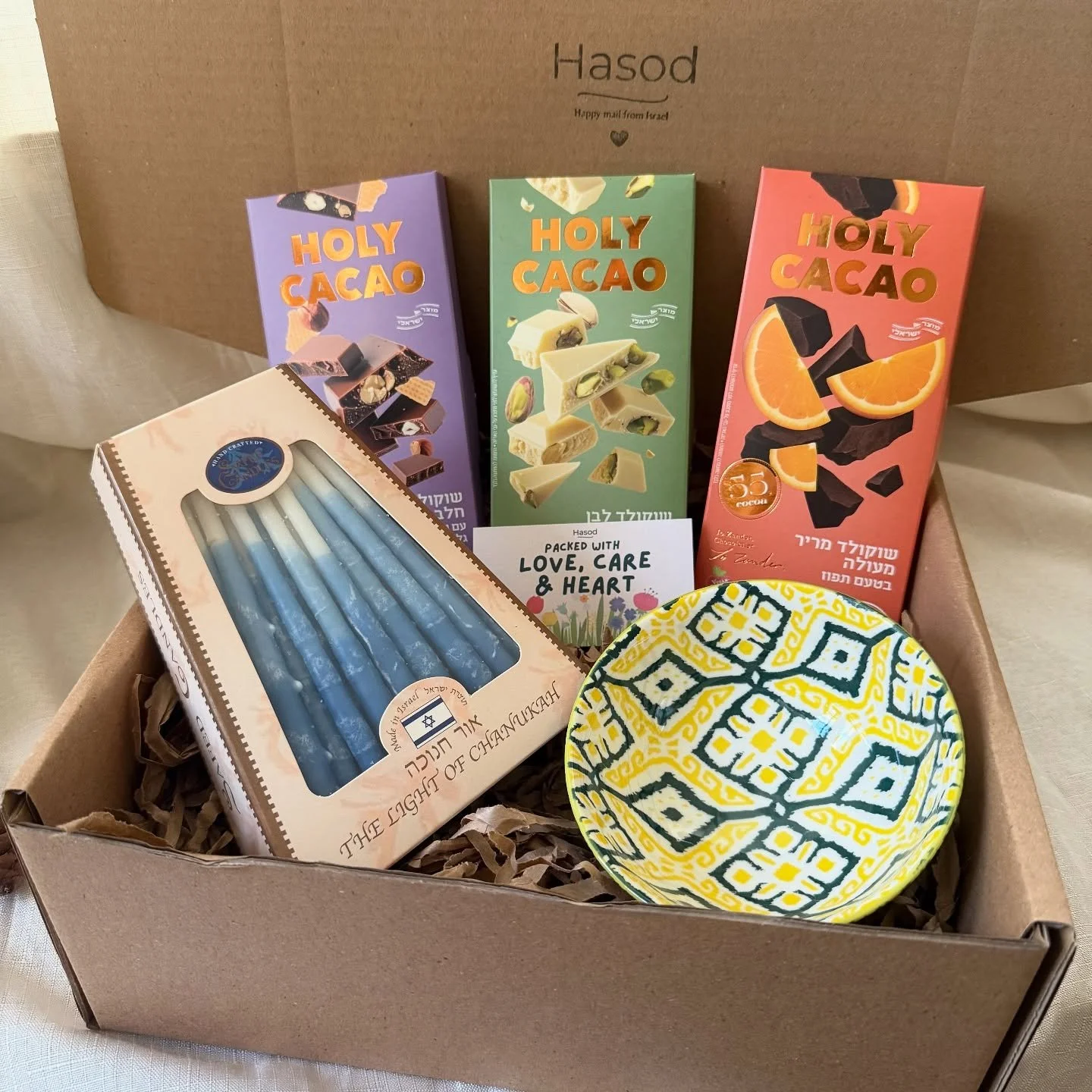 Flavors of winter ❄️ This is our BE THE LIGHT box.

Send something sweet to your loved ones this holiday season.

#israeligift #giftfromisrael #israel #hanukka #hannukah #giftideas #corporategiftstoisrael #youarelight