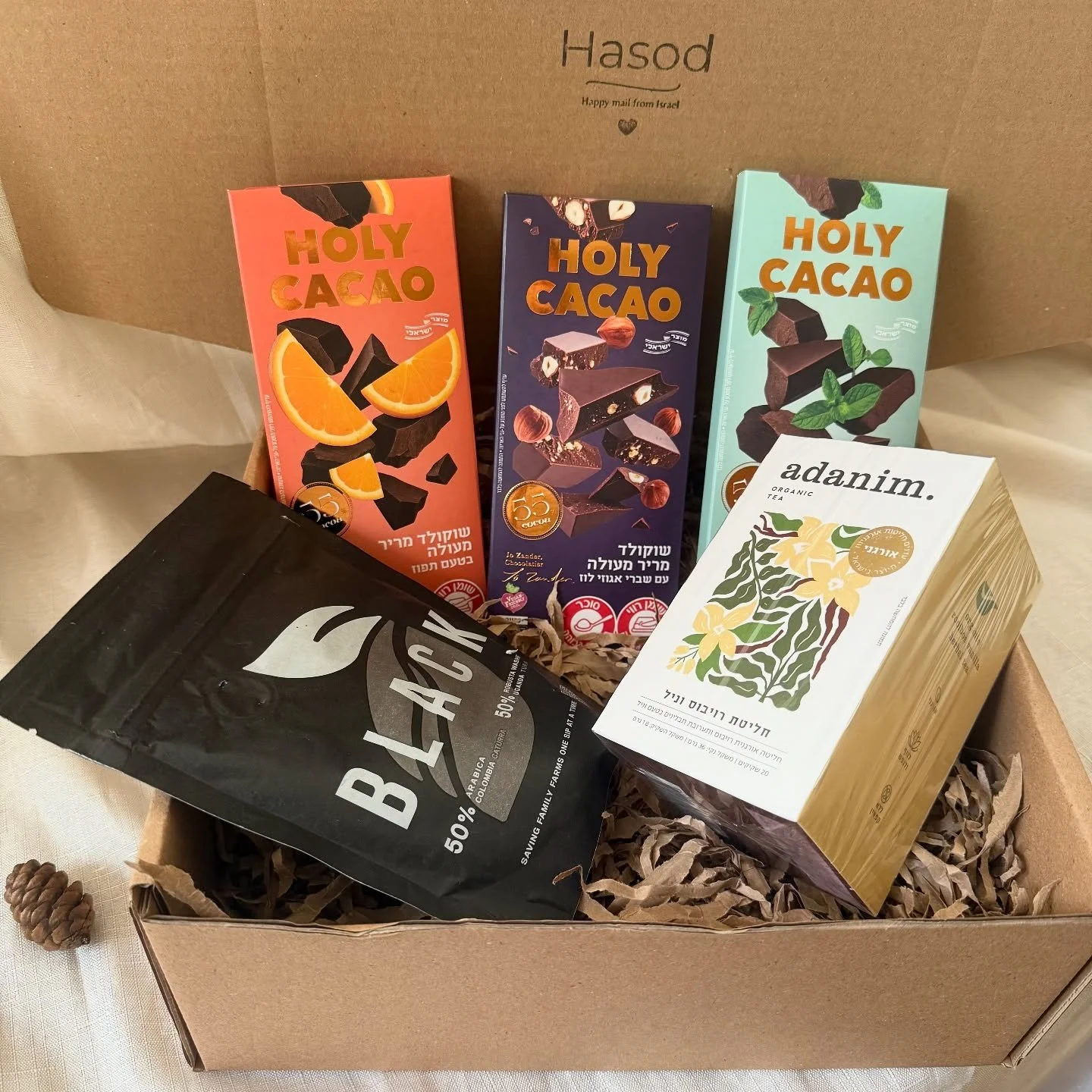 Flavors of winter ❄️ 

Send something sweet to your loved ones this holiday.

#israeligift #giftfromisrael #israel #hanukka #hannukah #giftideas #corporategiftstoisrael