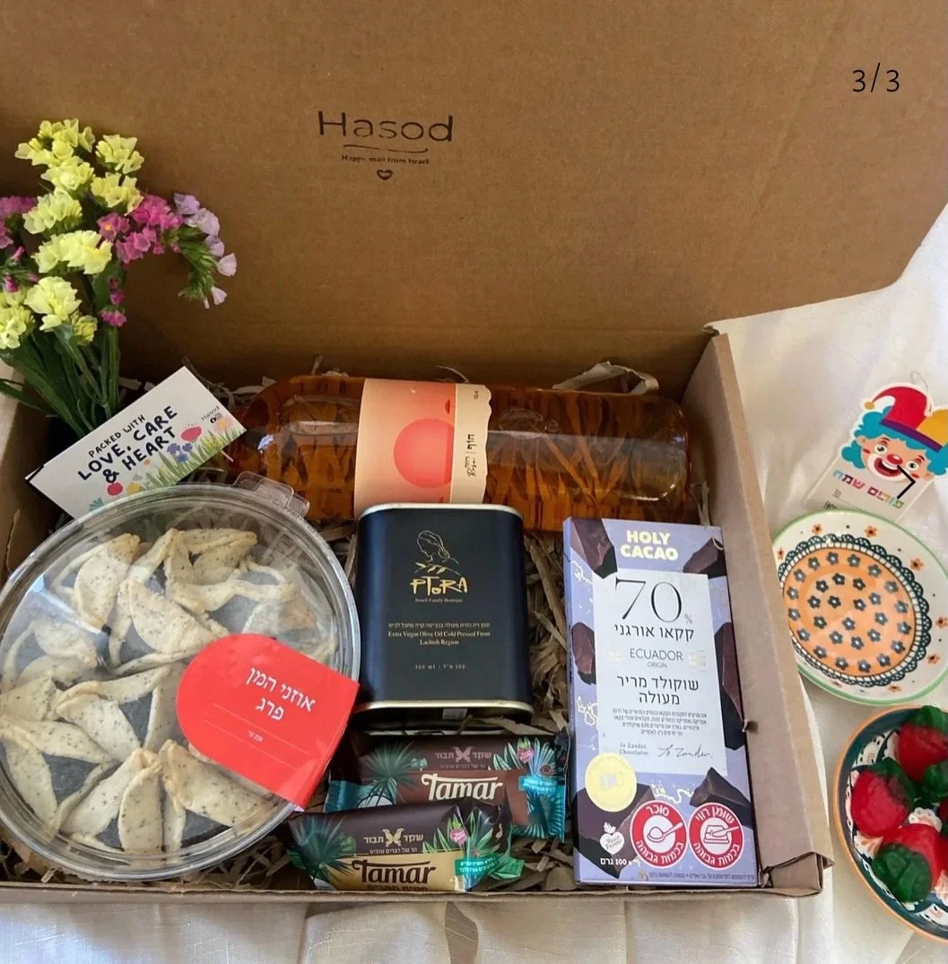 Still open for orders. 

Treat them with treats this Purim 🎭

Tons of Mishloach Manot to choose from up on site!

#purim #mishloachmanos #mishloachmanot