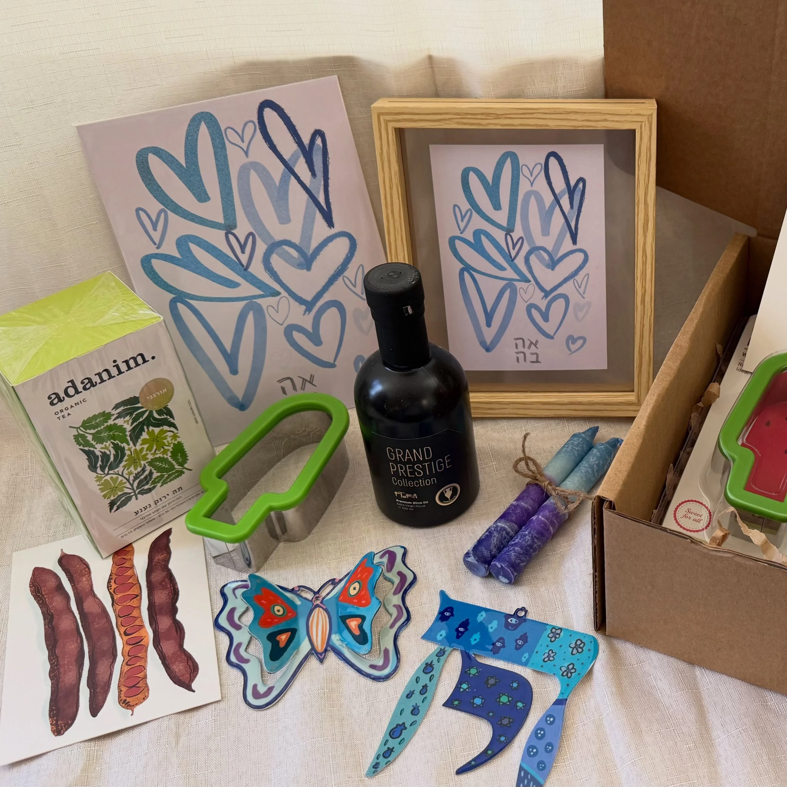 Love, Sun and Calm Waters are on their way to all of our subscribers!

Want to get the box? We have very few left!
Link in bio to subscribe. Or PM us if you would like to get or gift just this box without subscribing 🍉🇮🇱
#subscriptionbox #israel #