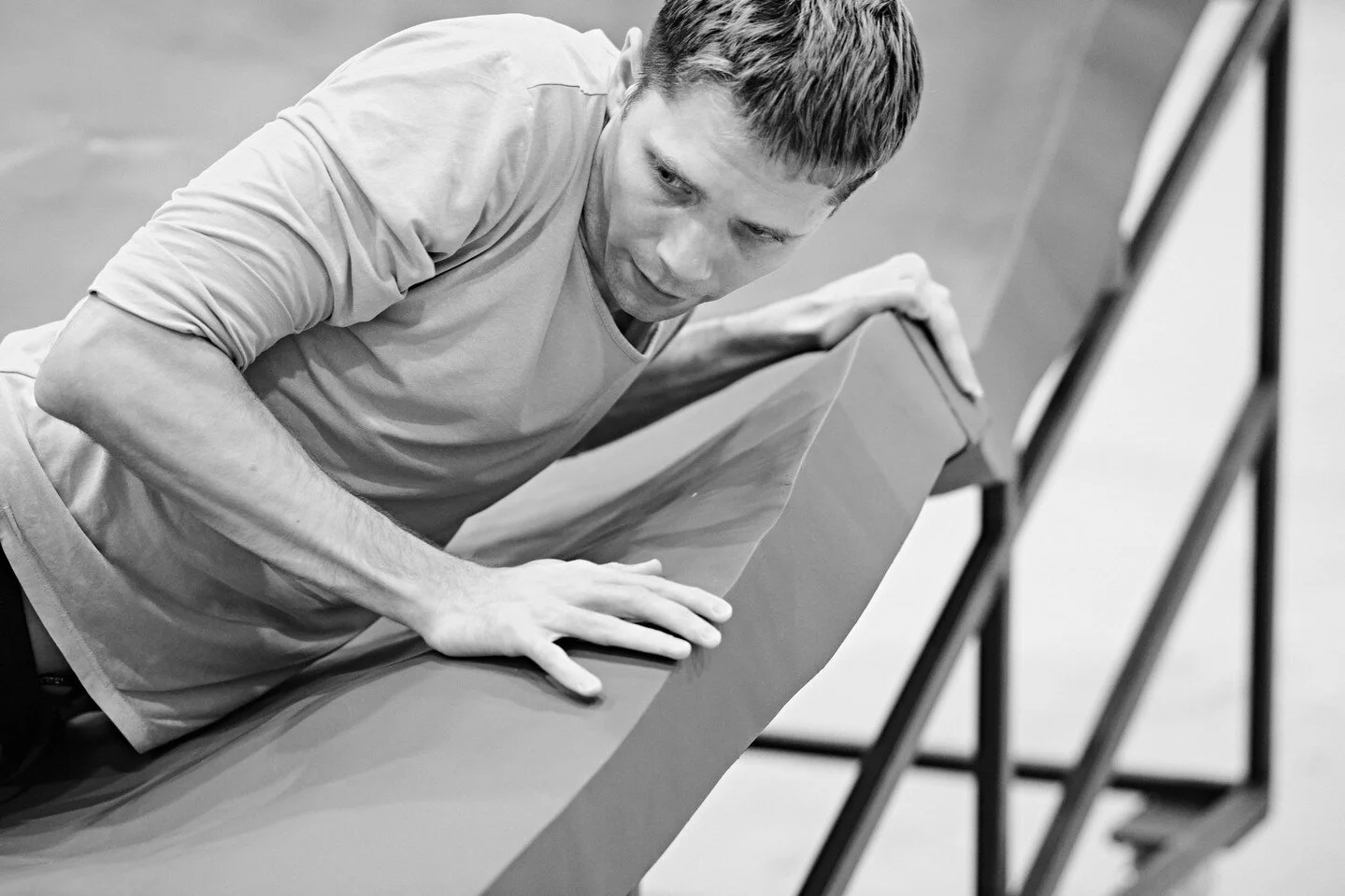 Rehearsal for TAL, a new creation by @louisstiens for @ballettzuerich's triple ballet evening ON THE MOVE, premiere January 14, 2023.⁠
⁠
Dancers of Ballett Z&uuml;rich⁠

Stage design @bettinakatjala43e 
⁠
Photos &copy; Admill Kuyler @kuylerphoto⁠
⁠
#