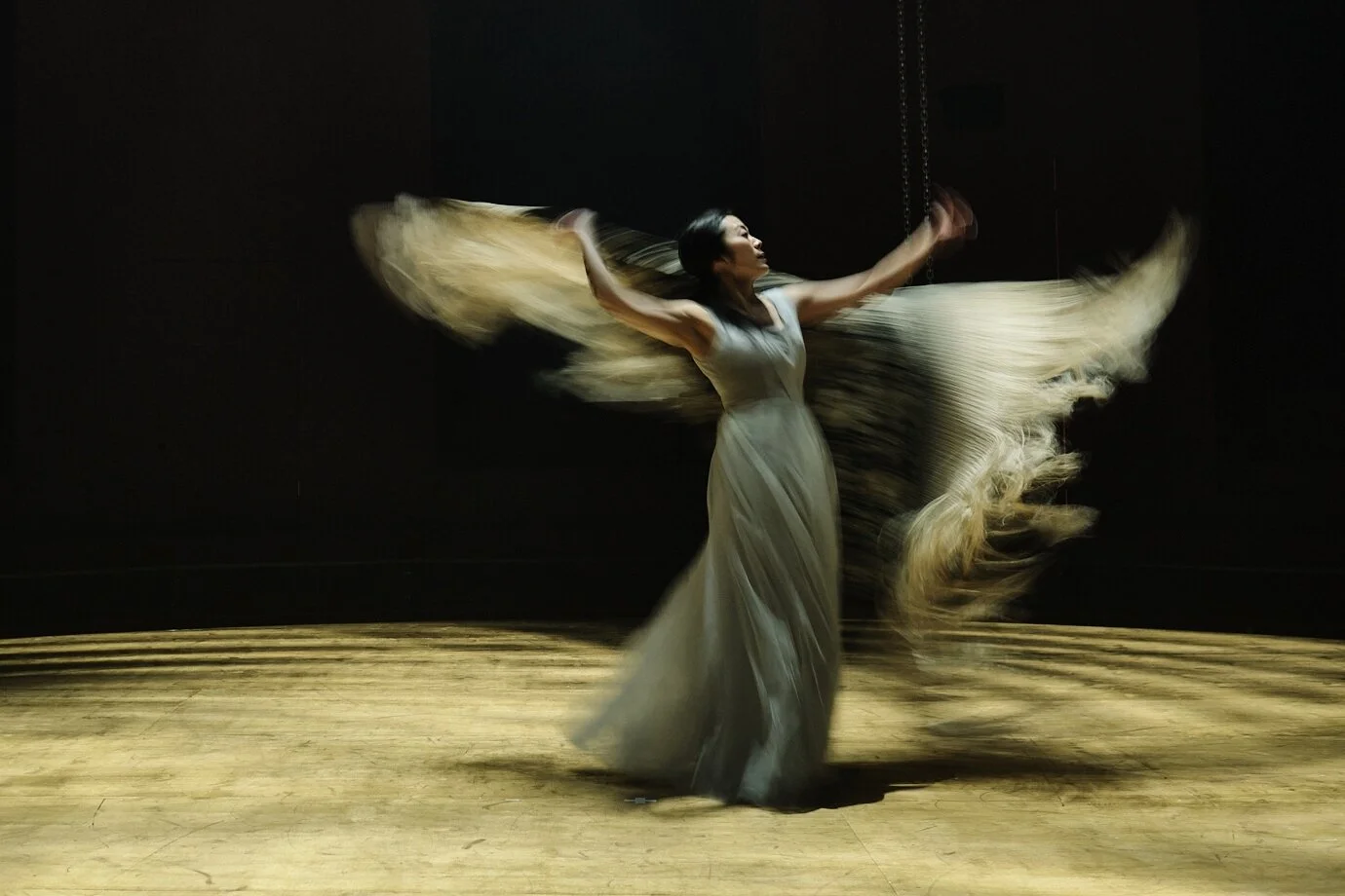 Tomoko Kudo @kudotomoko in TIME, choreographed by Yuka Oisi @yukao_ishi⁠
&bull;⁠
Nova Fundaziun Origen @origenfestivalcultural⁠
Intendant @giovanni.netzer⁠
&bull;⁠
Photo &copy; Admill Kuyler @kuylerphoto⁠
⁠
#flamenco #angel #dancer