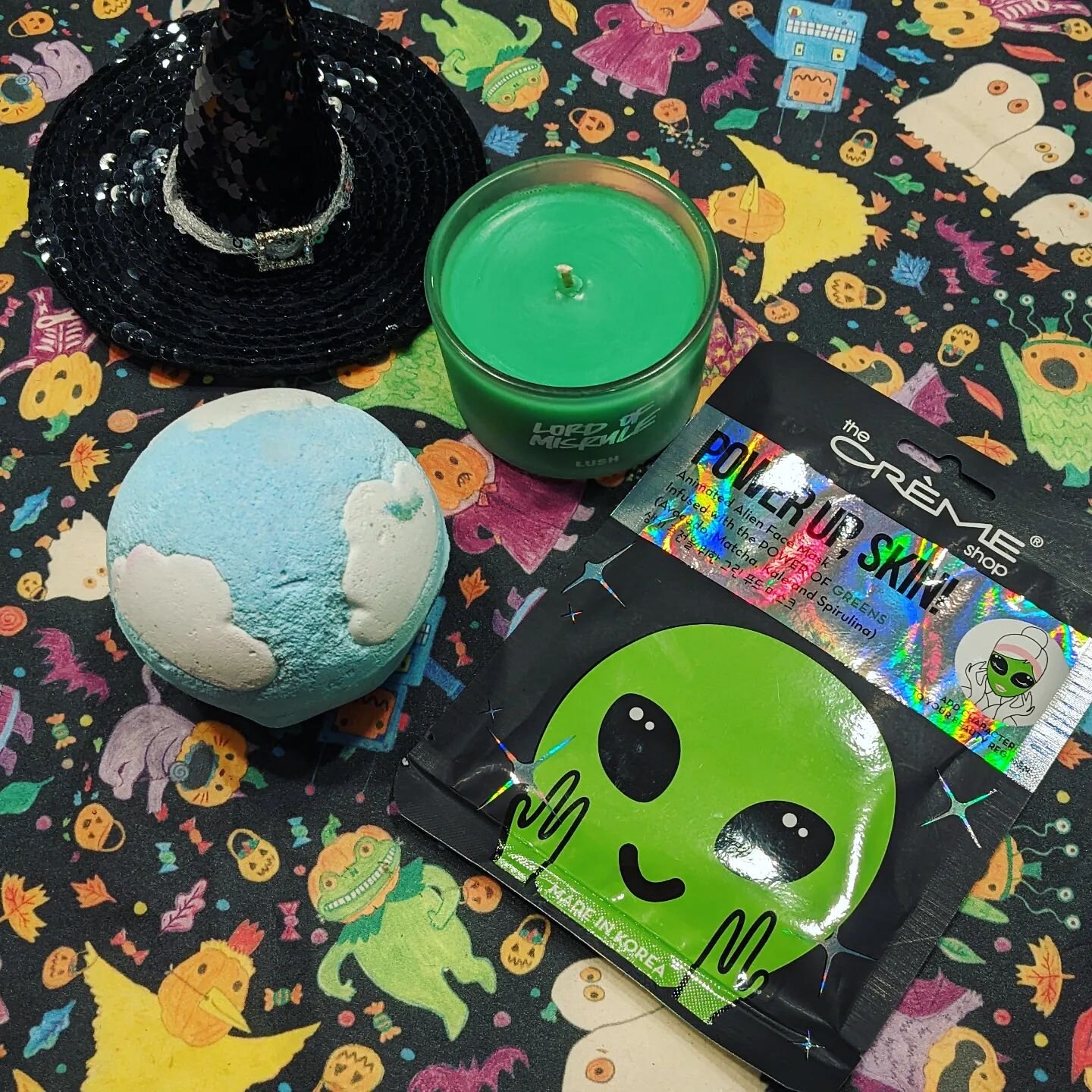 ✨ Am I the Fresh Prince of Bel-Air? 
*
Because my life got flipped, turned upside down. And I'd like to take a minute, just sit right there, to have some cute and spooky, colorful self care. (Omg, hi, I'm a huge dork, in case you forgot.)
*
#lush #lu