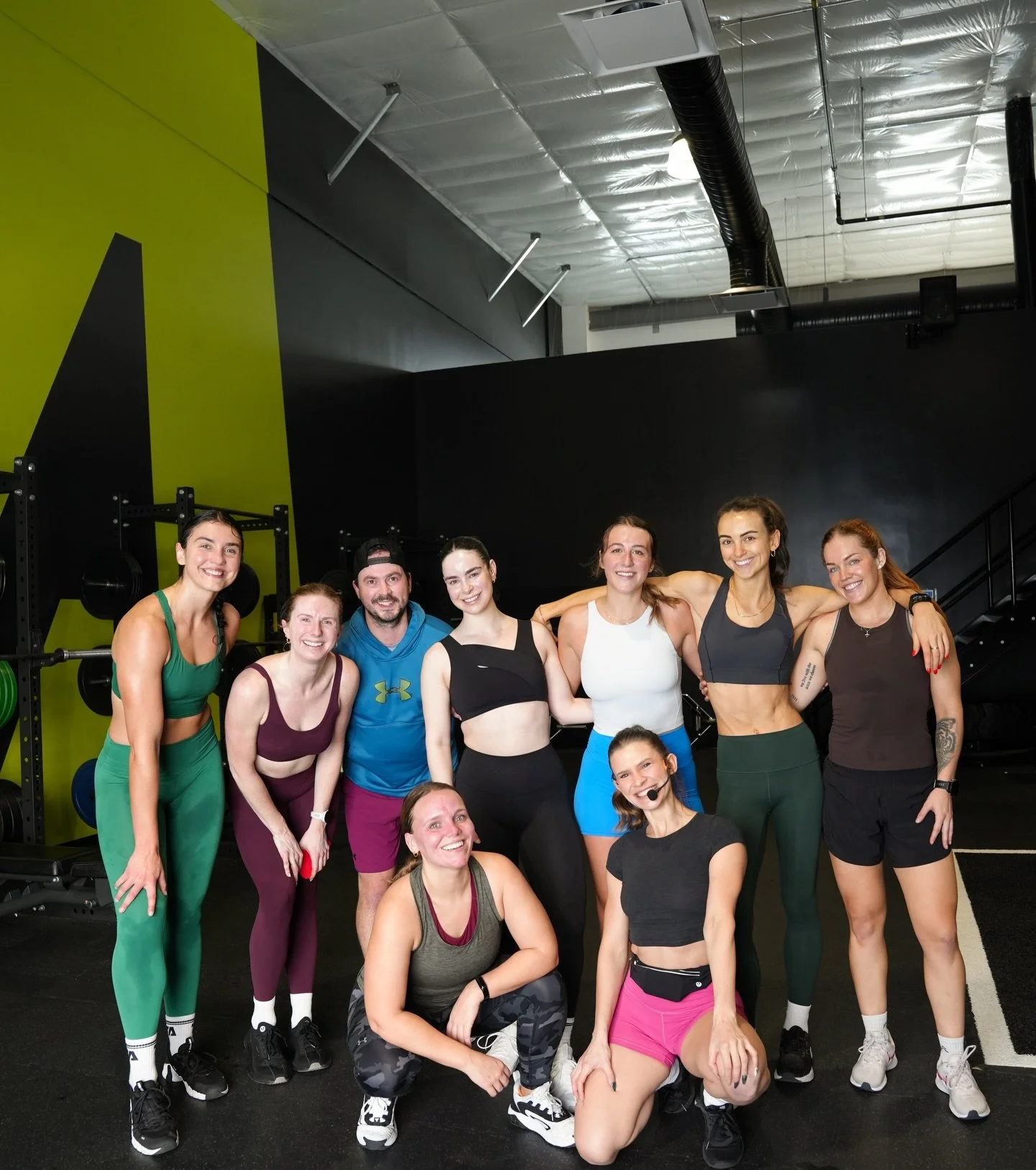 ❄️ HAPPY MONDAY THRIVERS ❄️

It may be cold outside, but in the eco-gym the energy, the vibes, and the community always bring the heat! 🔥

Holiday Hours: 
🗓️ December 24: 6AM, 7AM, 9:30AM, 12PM
🗓️ December 25: closed 
🗓️ December 26: 10AM, 11AM, 
