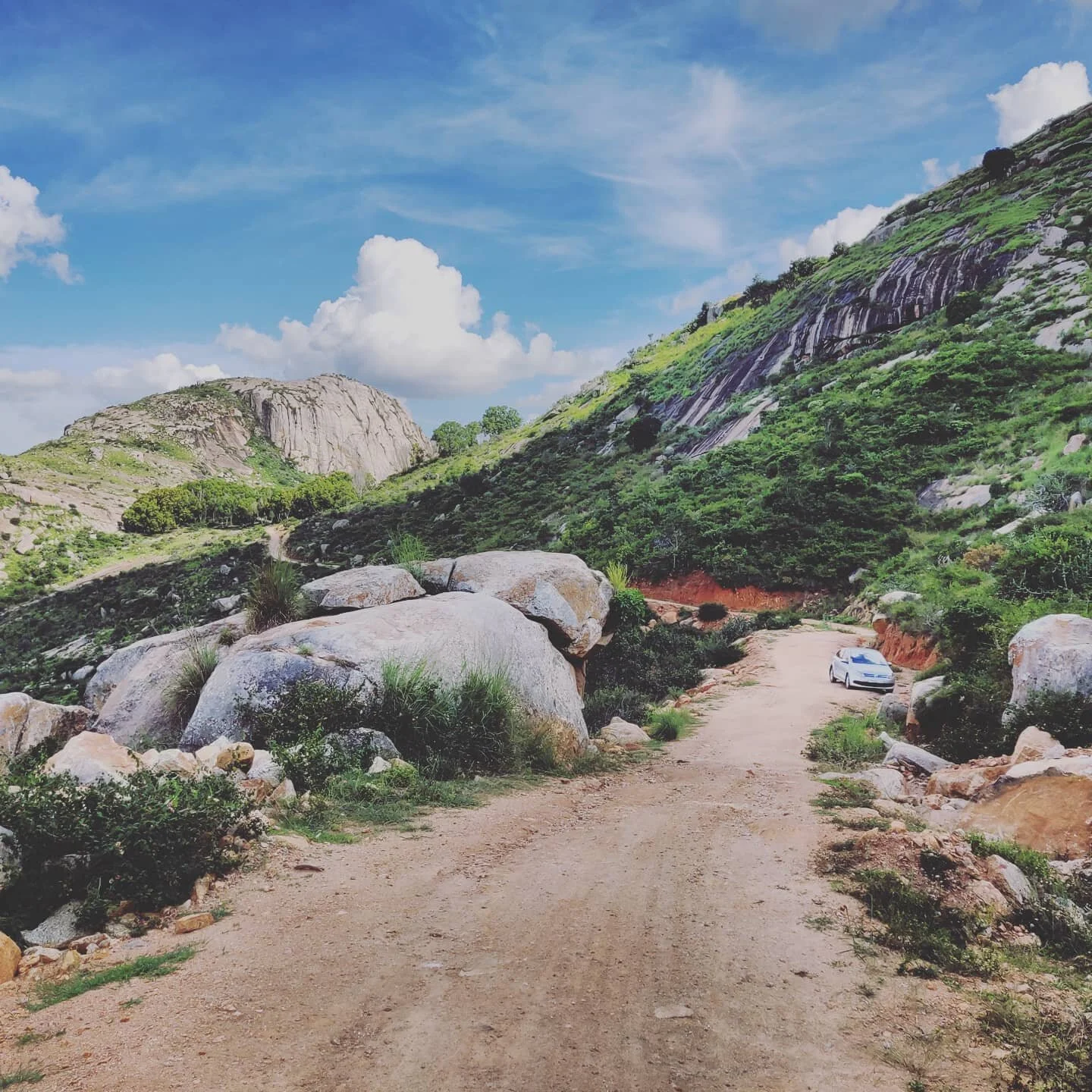 Another one from the day that was today with @dixit.rishi ! #sundaydrive #sundayfunday #vento #discovery #clouds #cloudscape