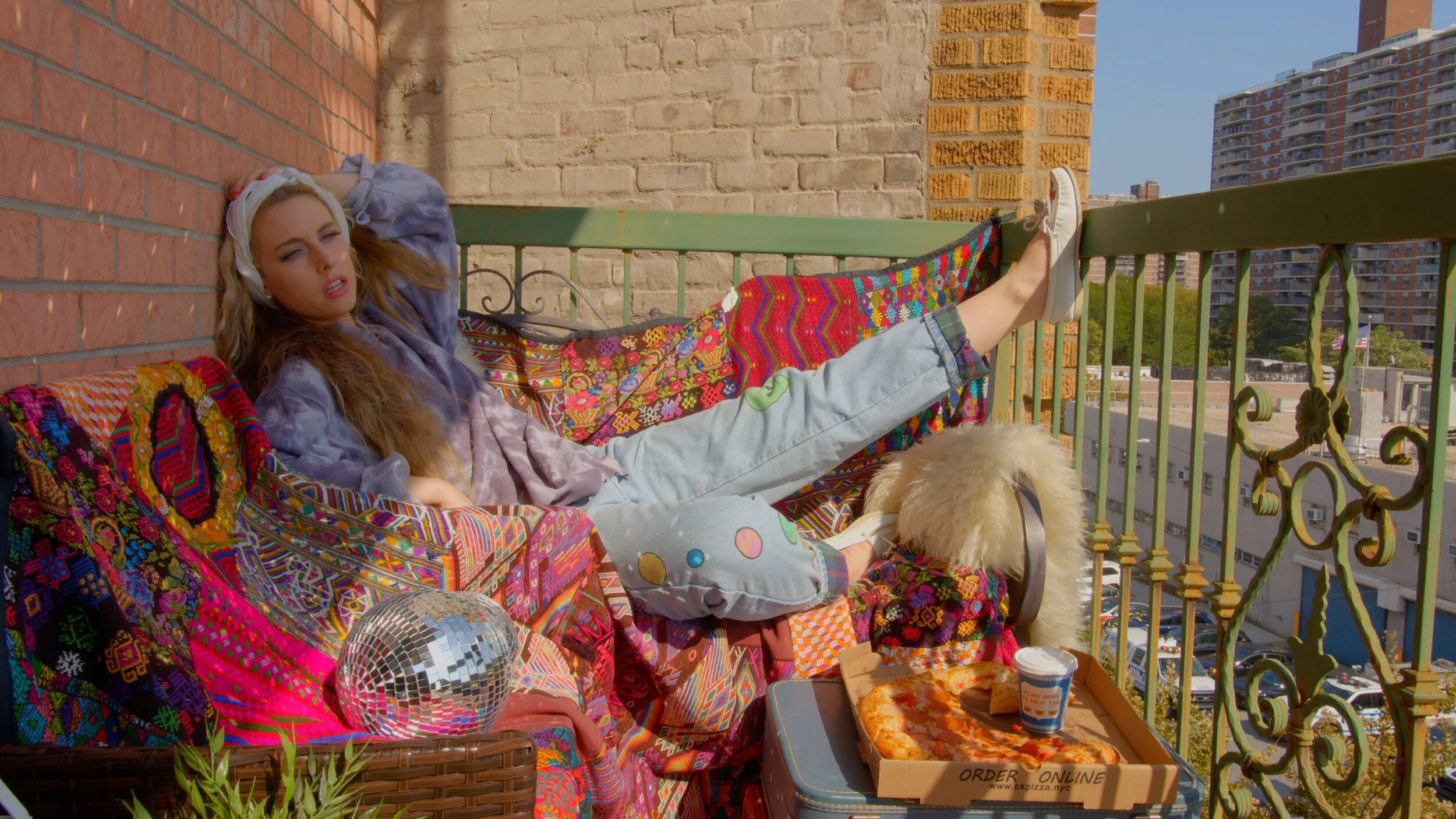 6160838b88a34b64c23b029d_balcony pizza.jpg