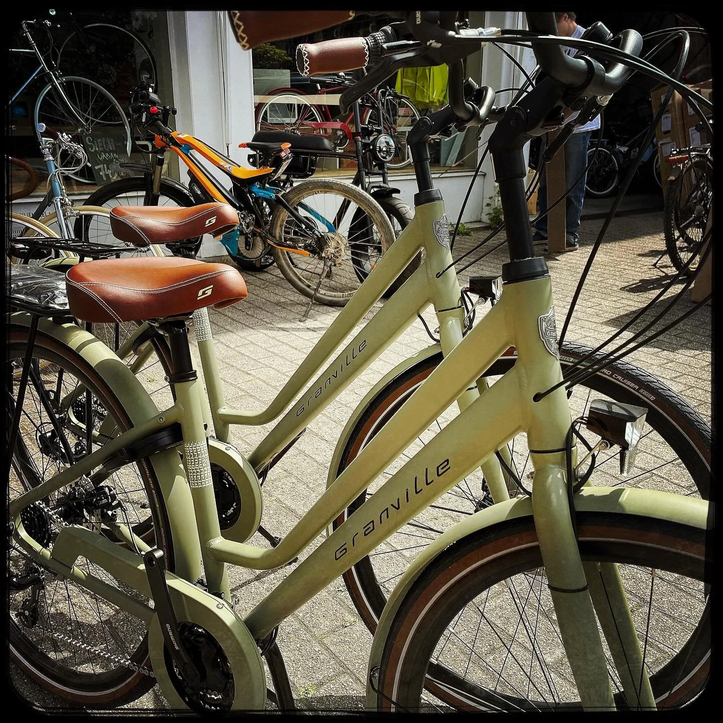 Er is weer een collectie gewone fietsen geleverd :)
#cyctervuren #fietshandel in #tervueren #tervuren #granville