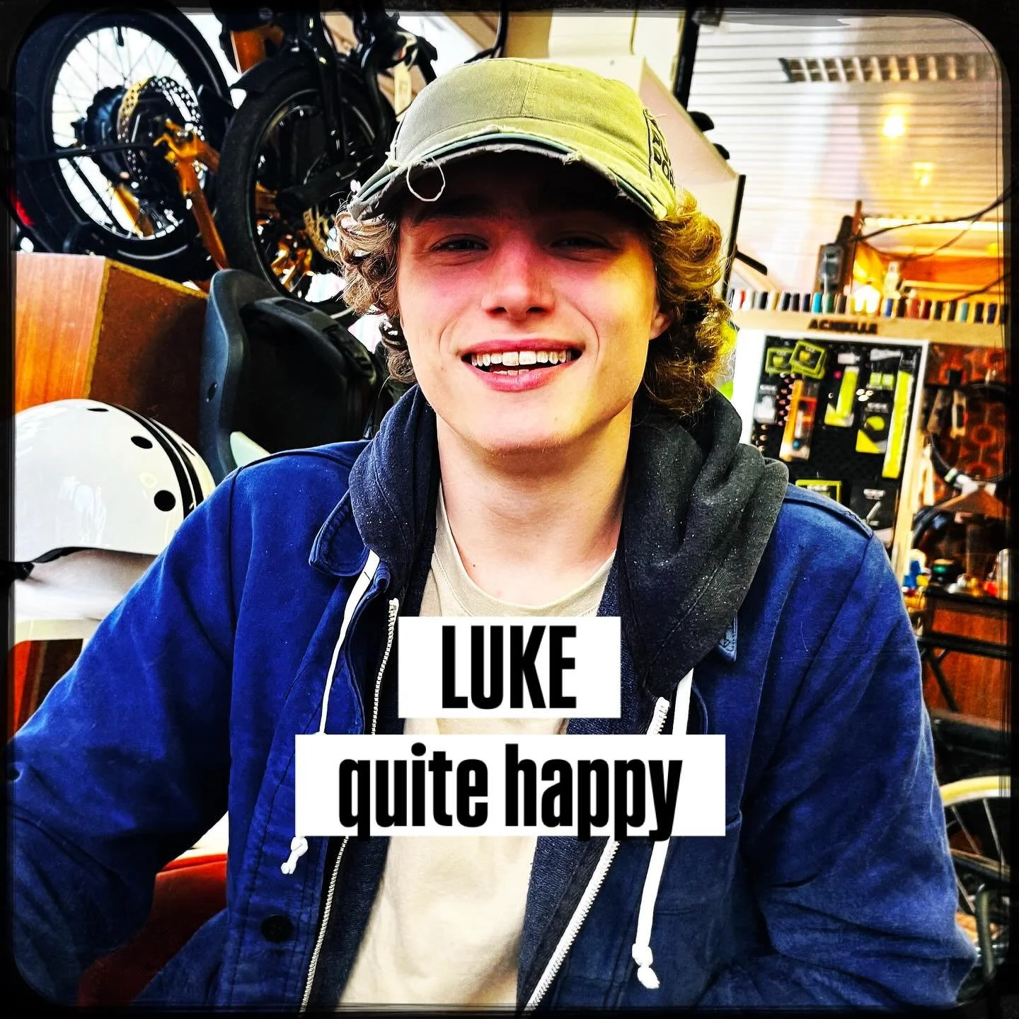 Having fun with my son during our coffee break :)
#luke #happy #angry #cyc #cyctervuren #tervuren #fatherandsonmoment #coffee #coffeefun #coffeebreak