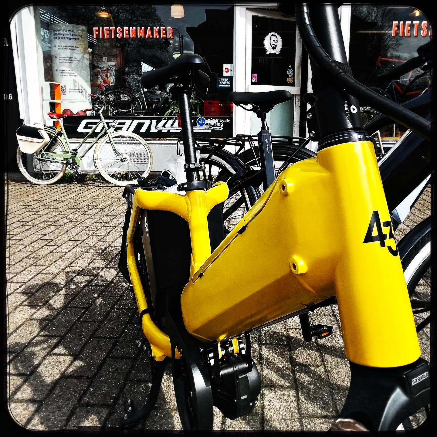 The new Bike43!
Dit is Belgisch!
Dit is goed! Heel goed.
Dit is Stijl!
Kom hem testen, hij staat op je te wachten in #tervuren .
CYC - Brusselsesteenweg 188 - 3080 Tervuren 

Ride in Style.
#bike43 #longtail #cyctervuren #bicycle