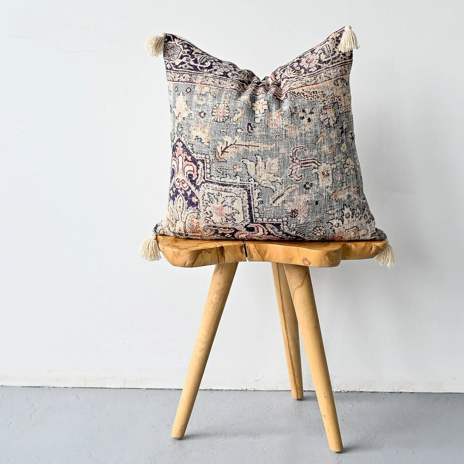 ShowCushions_ECOM_027.jpg