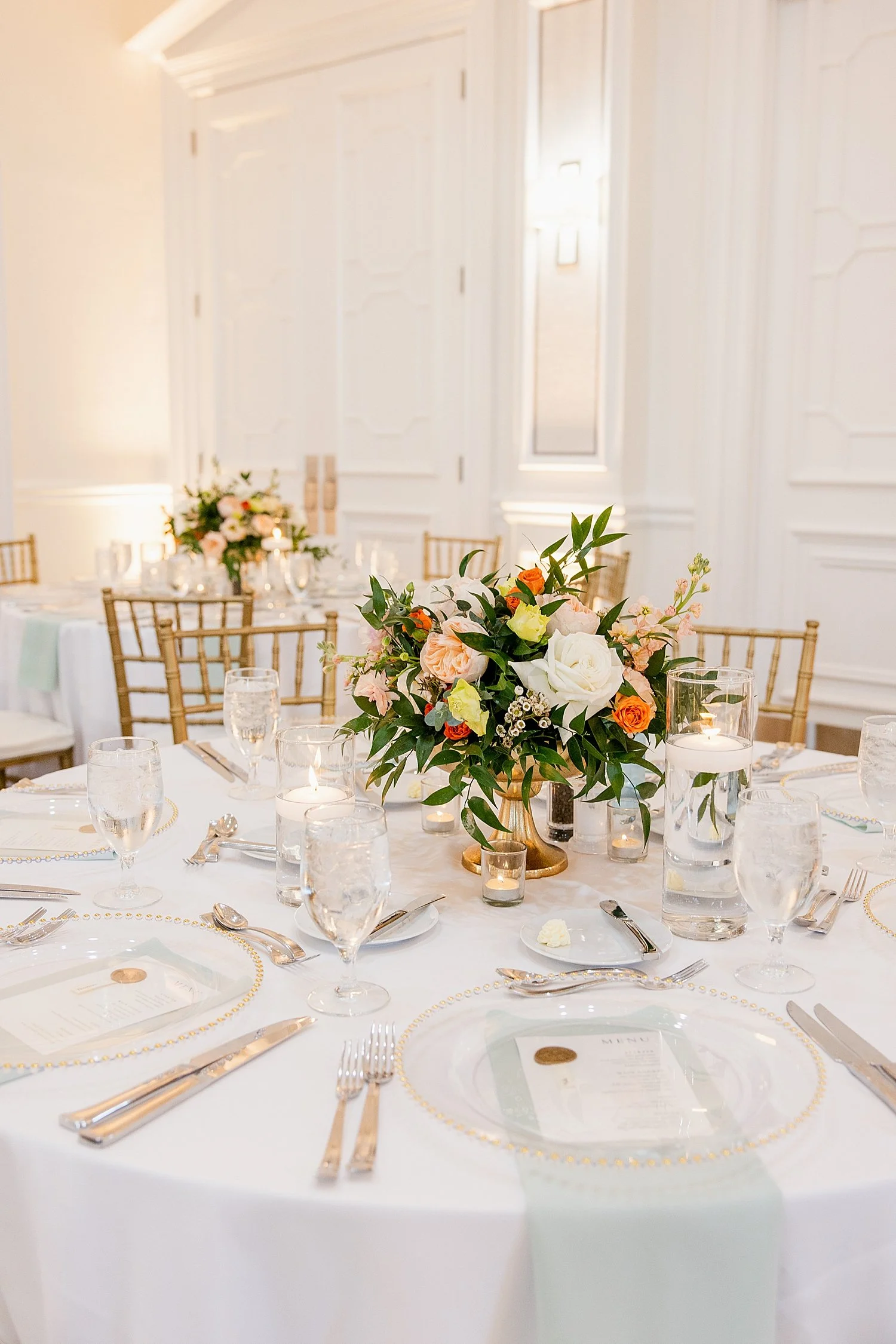  large bouquet on elegant table at one of the best venues in SWFL 