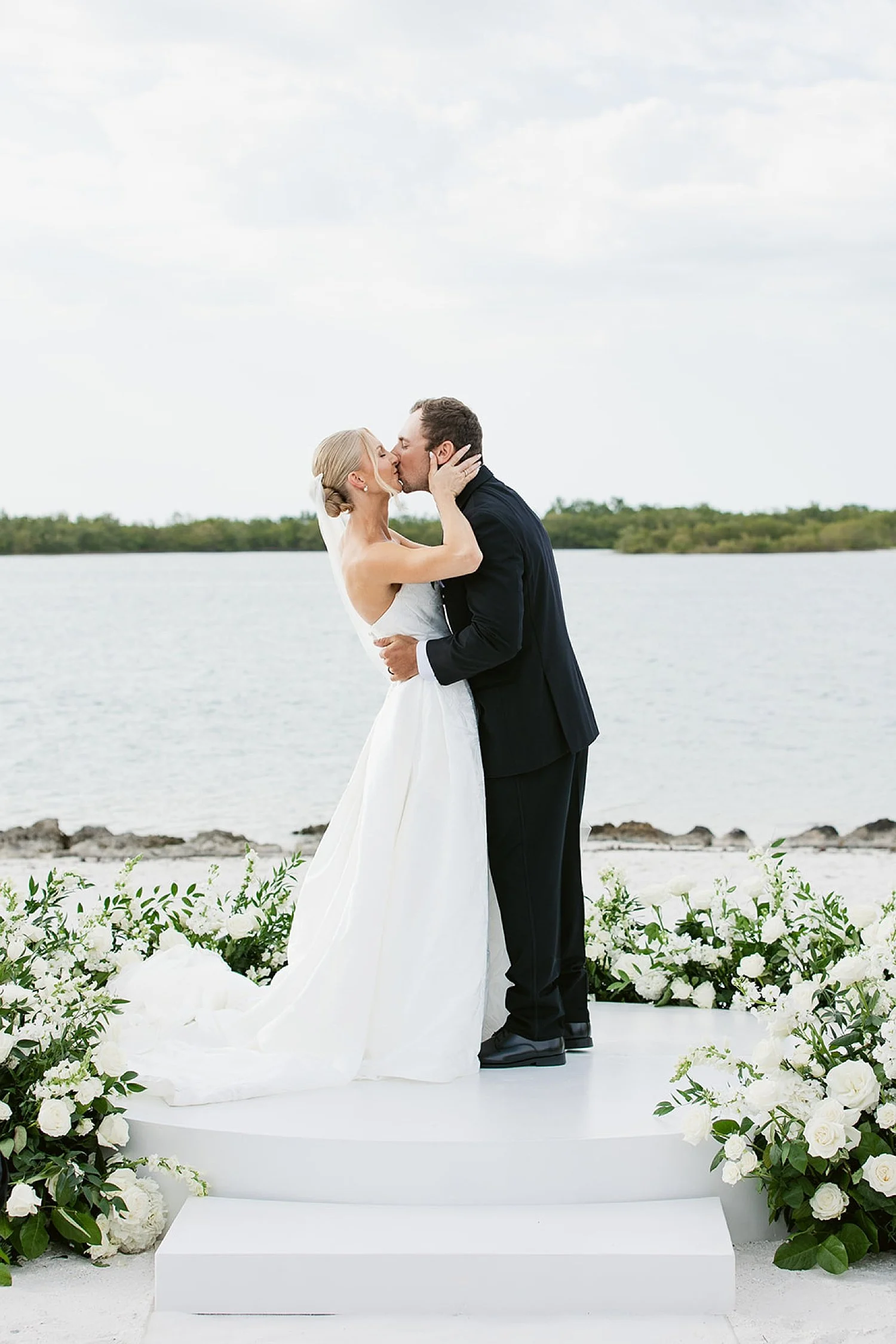 Hideaway Beach Club on Marco Island | Mia + Will 